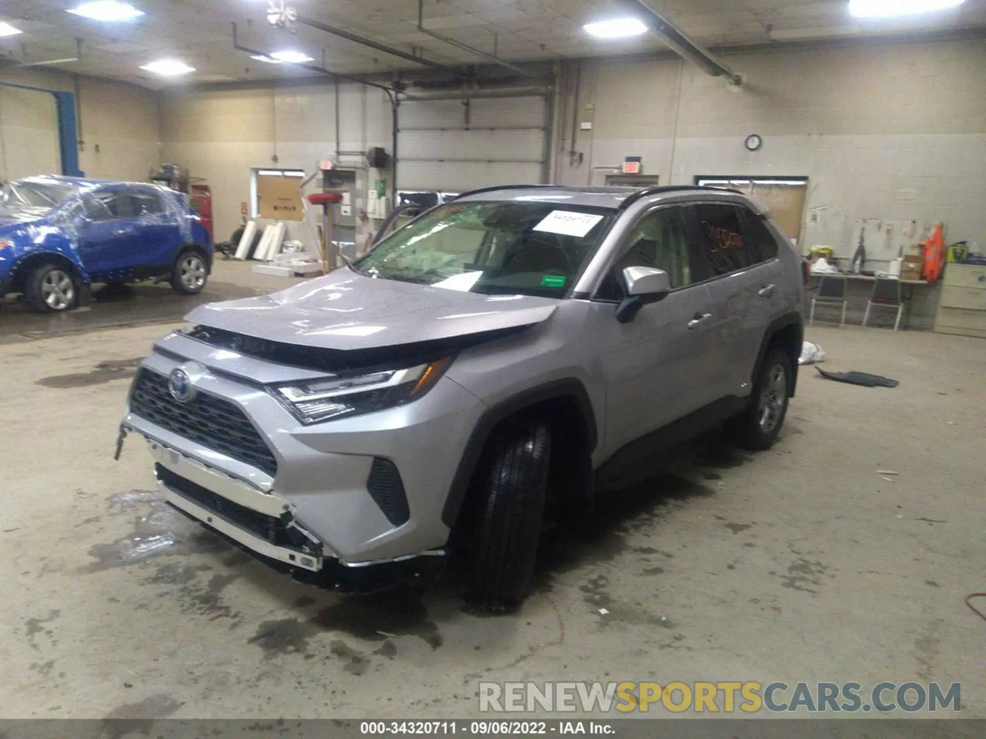 2 Фотография поврежденного автомобиля JTMRWRFV5ND567964 TOYOTA RAV4 2022