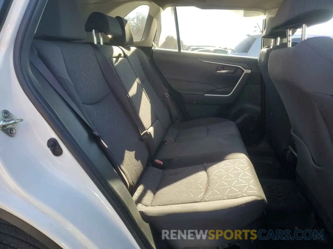 11 Фотография поврежденного автомобиля JTMRWRFV6ND146254 TOYOTA RAV4 2022
