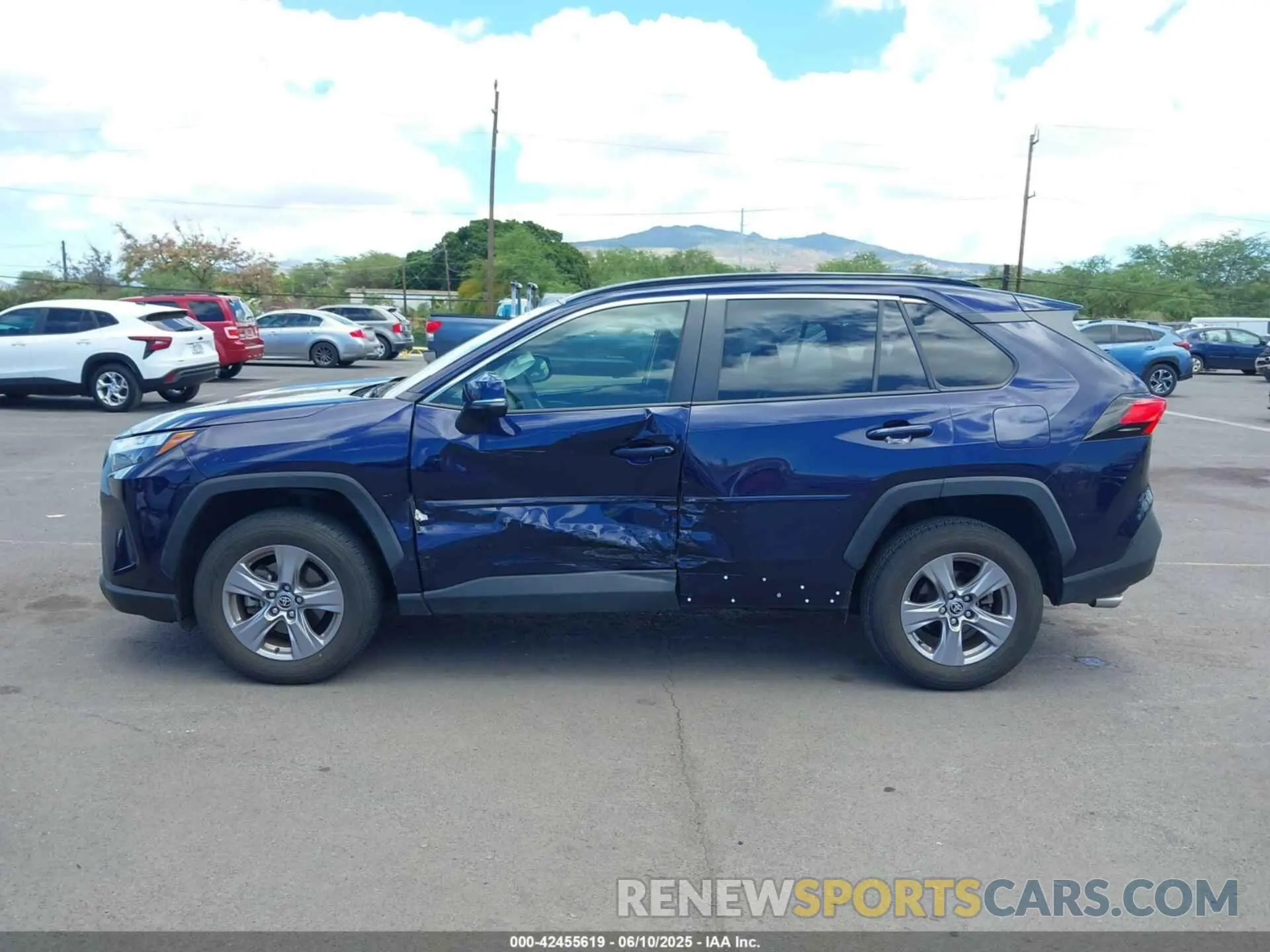 14 Photograph of a damaged car JTMW1RFV2NJ024638 TOYOTA RAV4 2022