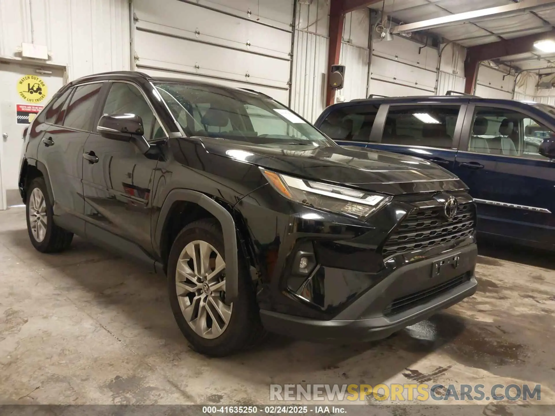 1 Photograph of a damaged car 2T3A1RFV6PC392062 TOYOTA RAV4 2023