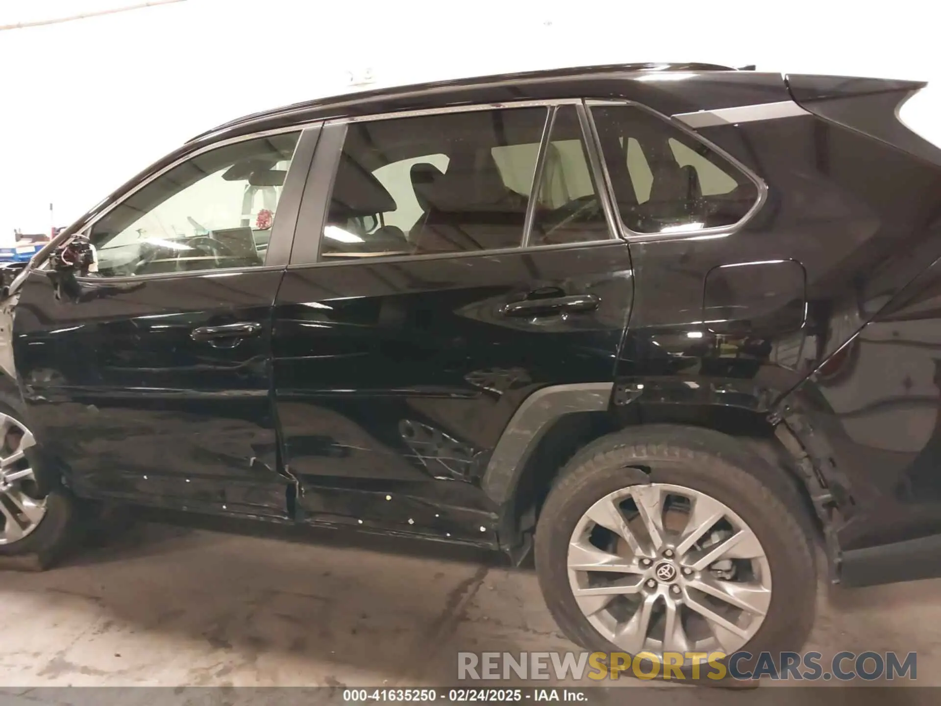 20 Photograph of a damaged car 2T3A1RFV6PC392062 TOYOTA RAV4 2023