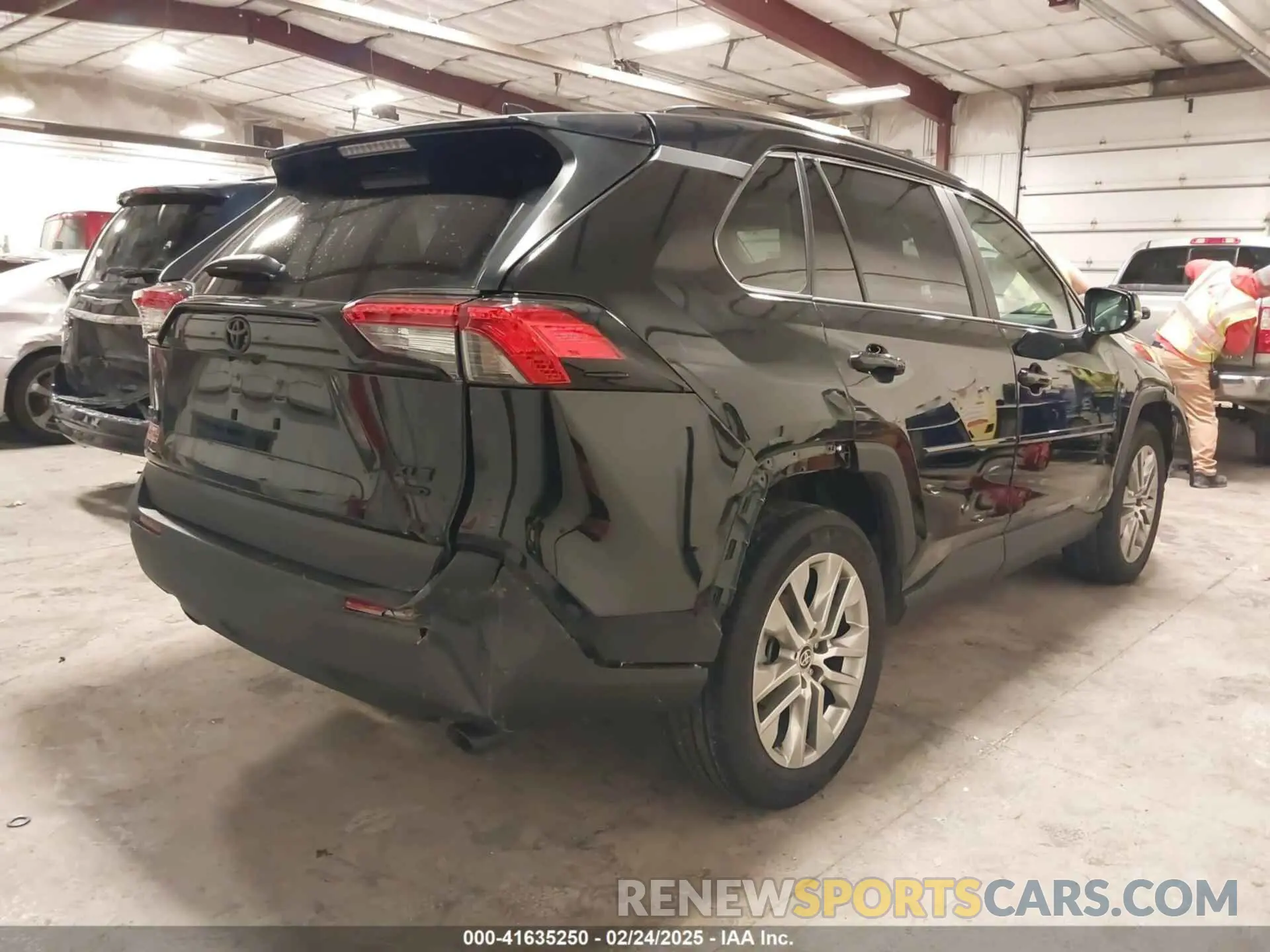 4 Photograph of a damaged car 2T3A1RFV6PC392062 TOYOTA RAV4 2023