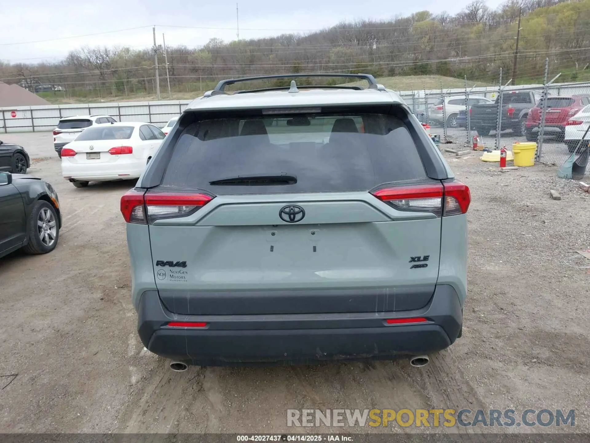 16 Photograph of a damaged car 2T3A1RFV6PW336329 TOYOTA RAV4 2023