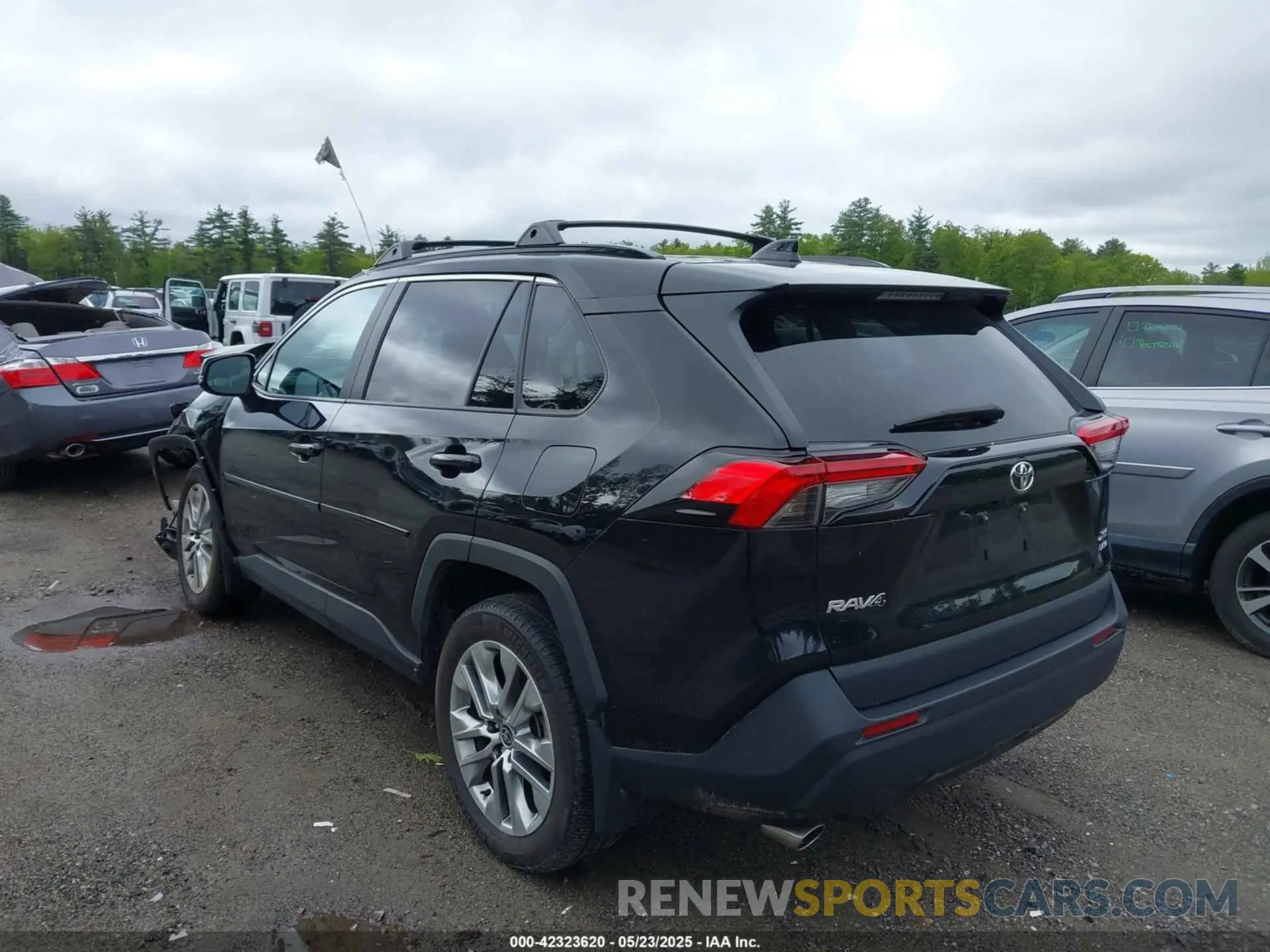 3 Photograph of a damaged car 2T3A1RFV7PC345557 TOYOTA RAV4 2023
