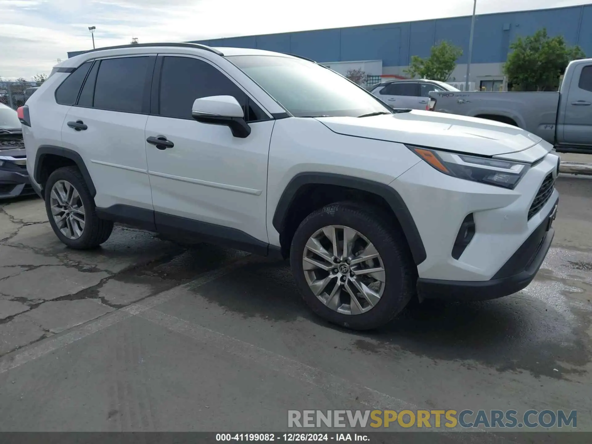 1 Photograph of a damaged car 2T3A1RFV7PW395096 TOYOTA RAV4 2023