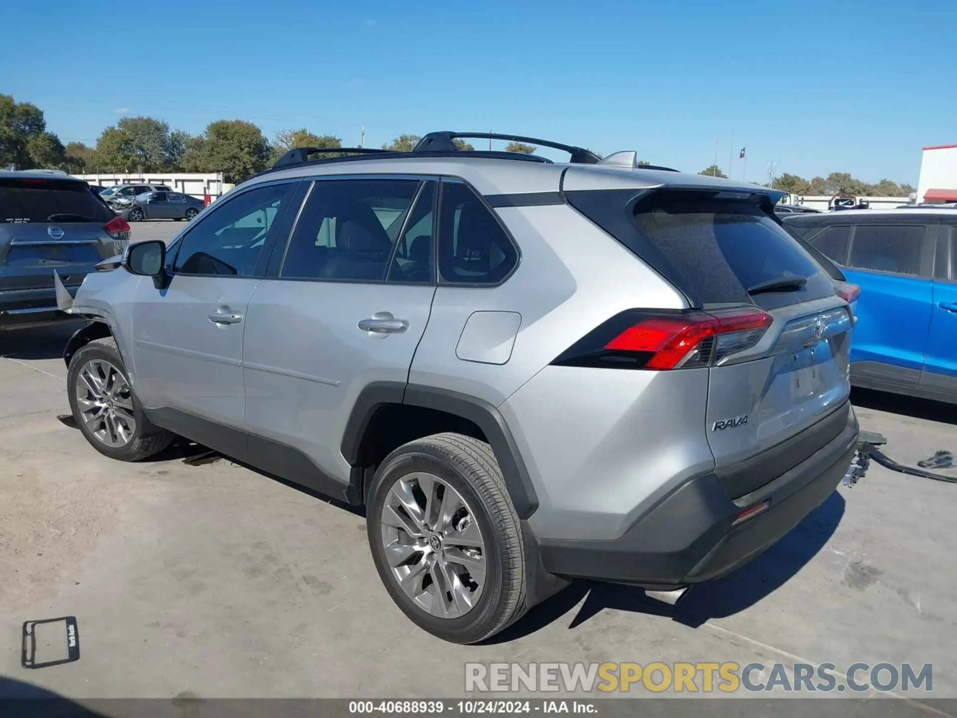 3 Фотография поврежденного автомобиля 2T3A1RFVXPW361055 TOYOTA RAV4 2023