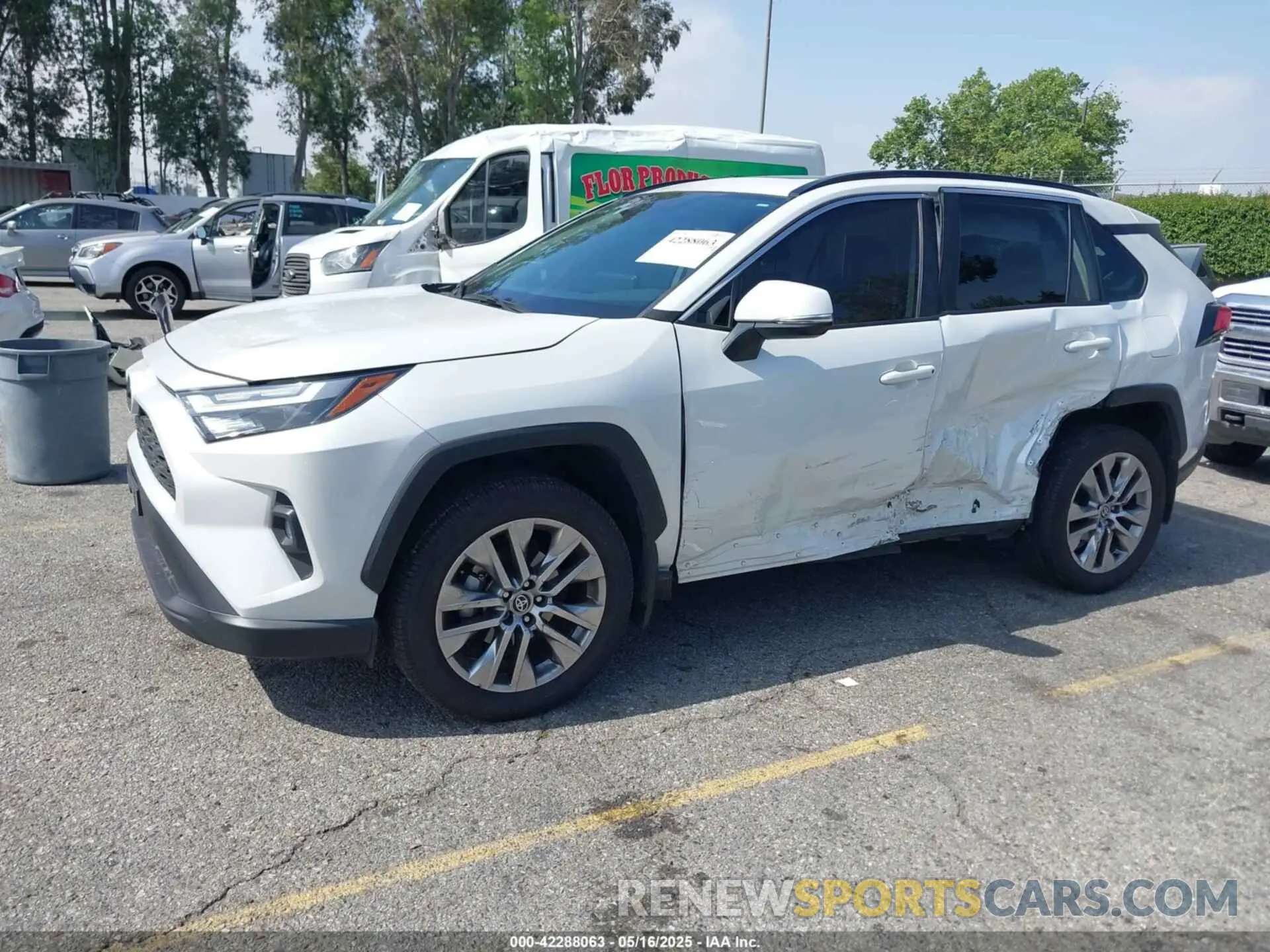 2 Фотография поврежденного автомобиля 2T3C1RFV0PW269588 TOYOTA RAV4 2023