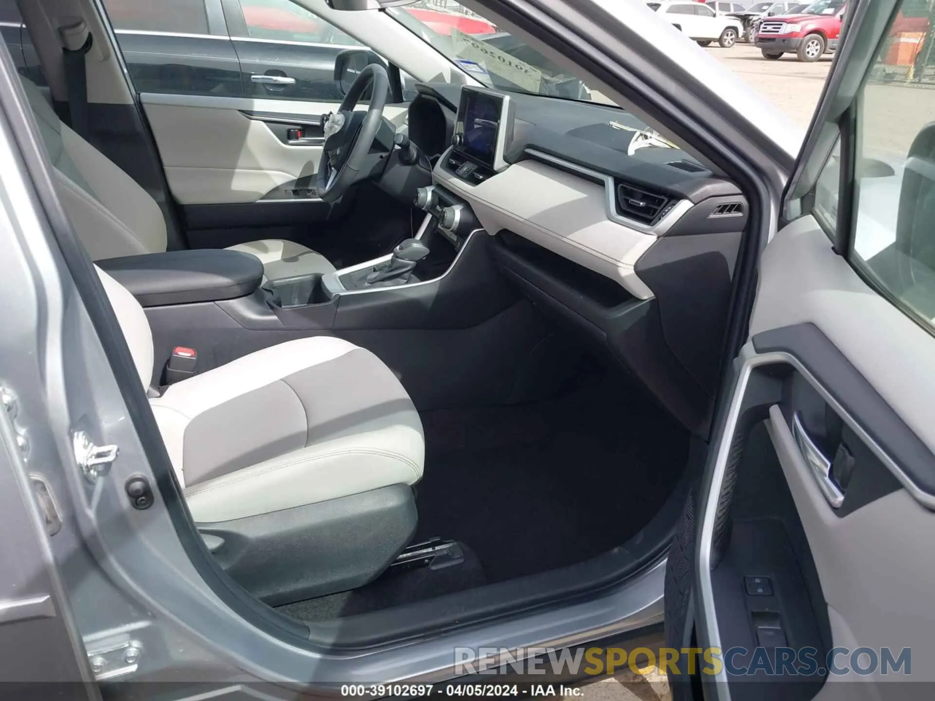 5 Фотография поврежденного автомобиля 2T3C1RFV1PC230347 TOYOTA RAV4 2023