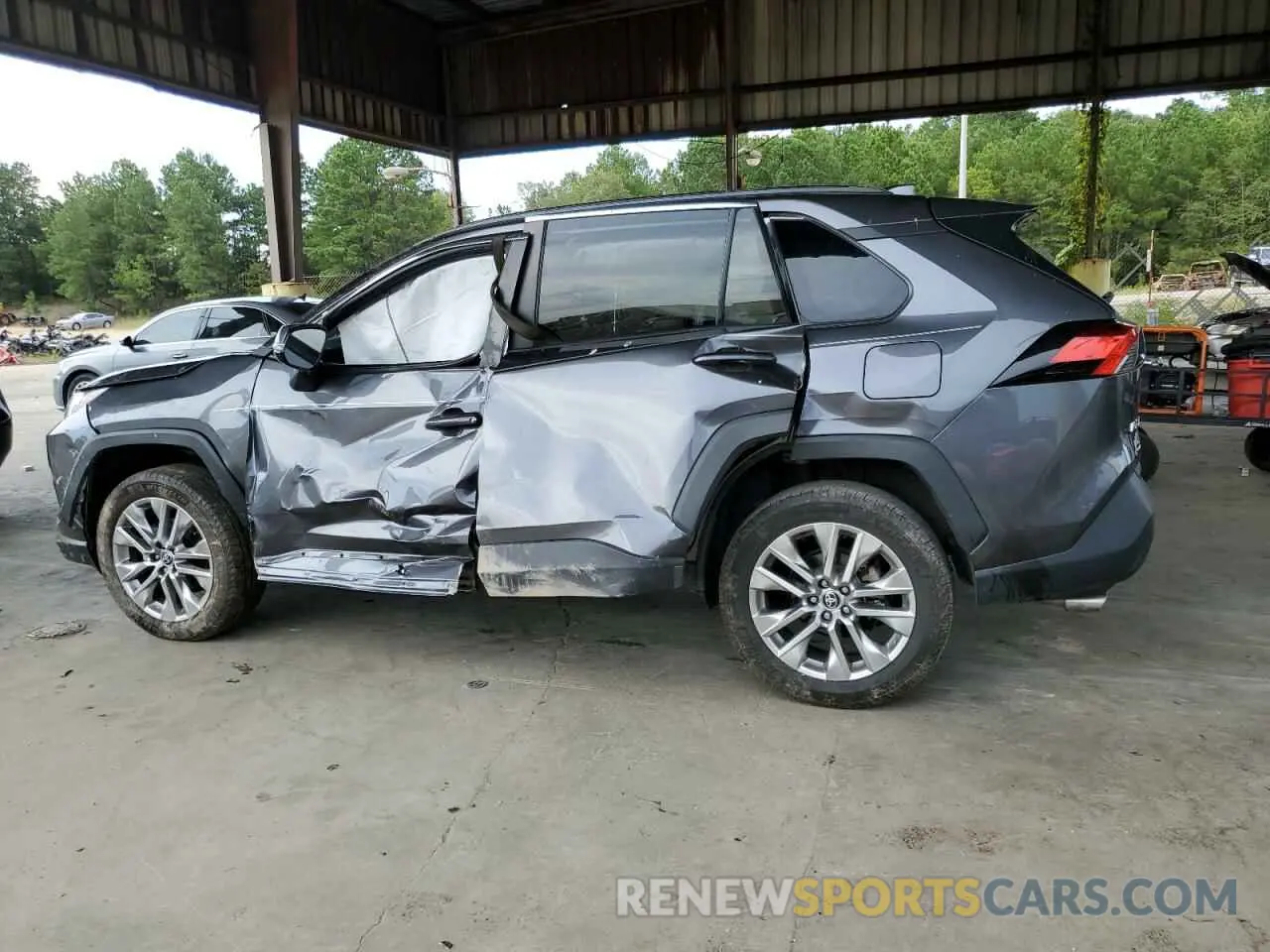 2 Photograph of a damaged car 2T3C1RFV3PC231399 TOYOTA RAV4 2023