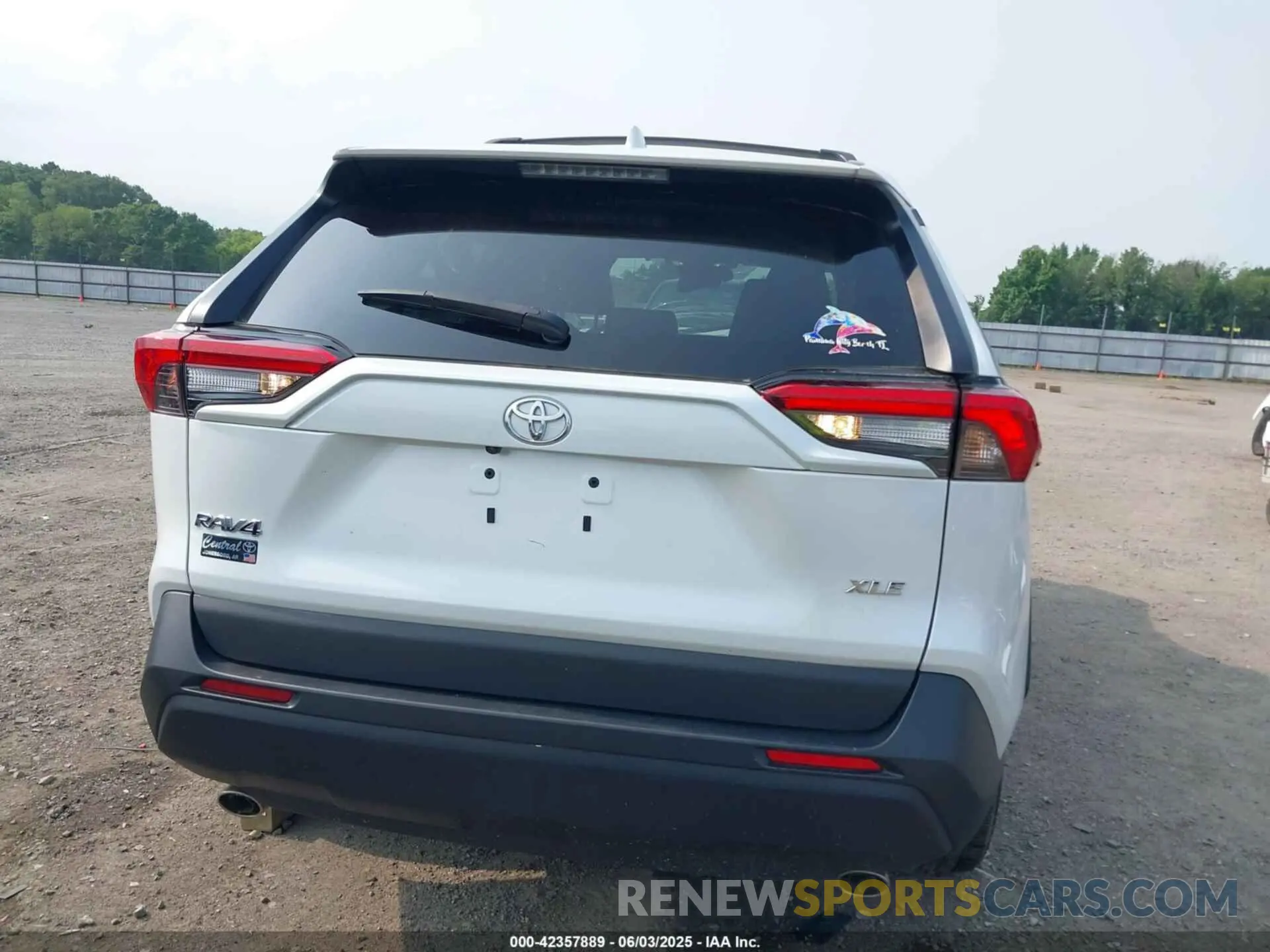 17 Фотография поврежденного автомобиля 2T3C1RFV3PW286465 TOYOTA RAV4 2023