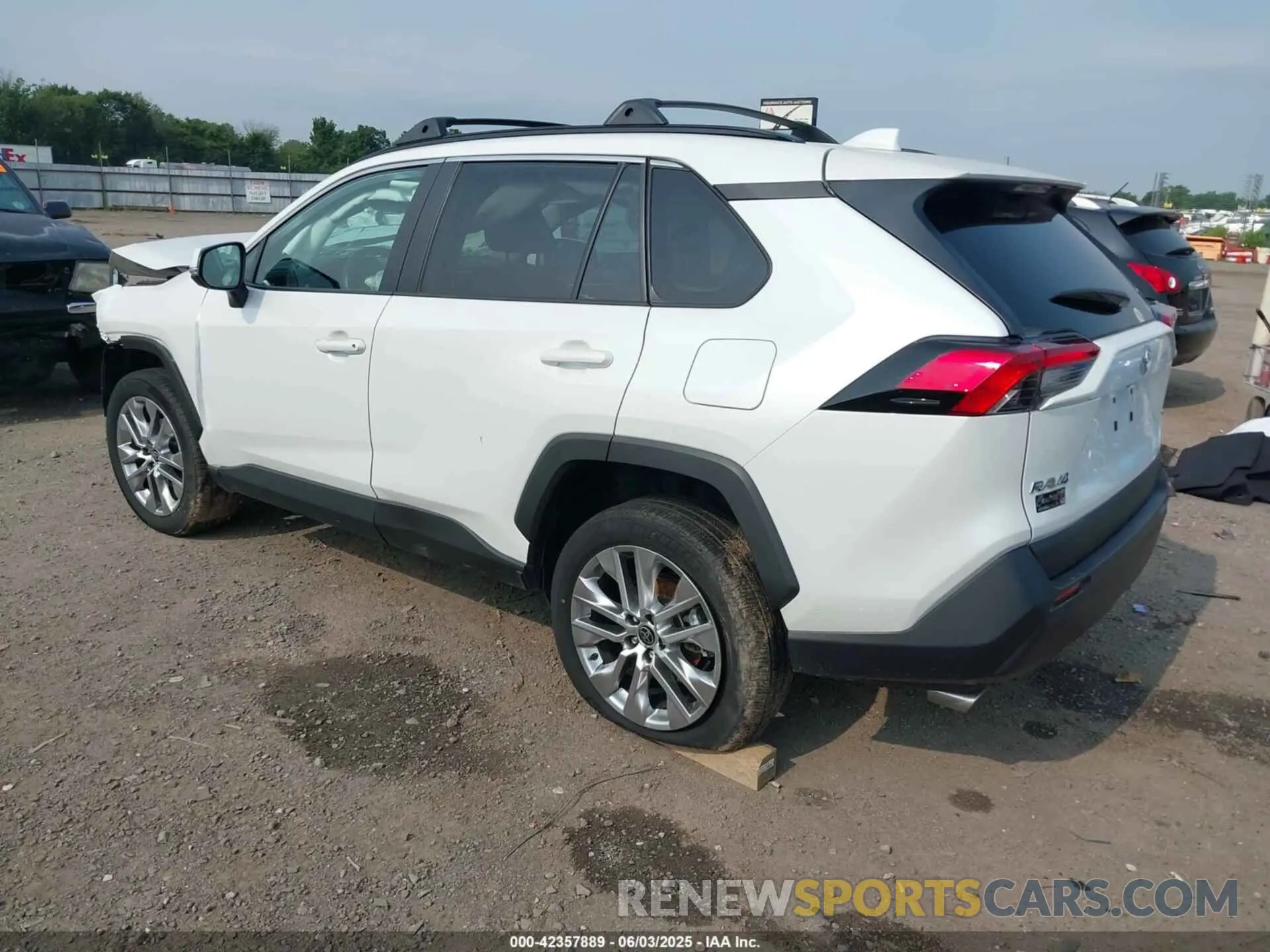 3 Фотография поврежденного автомобиля 2T3C1RFV3PW286465 TOYOTA RAV4 2023