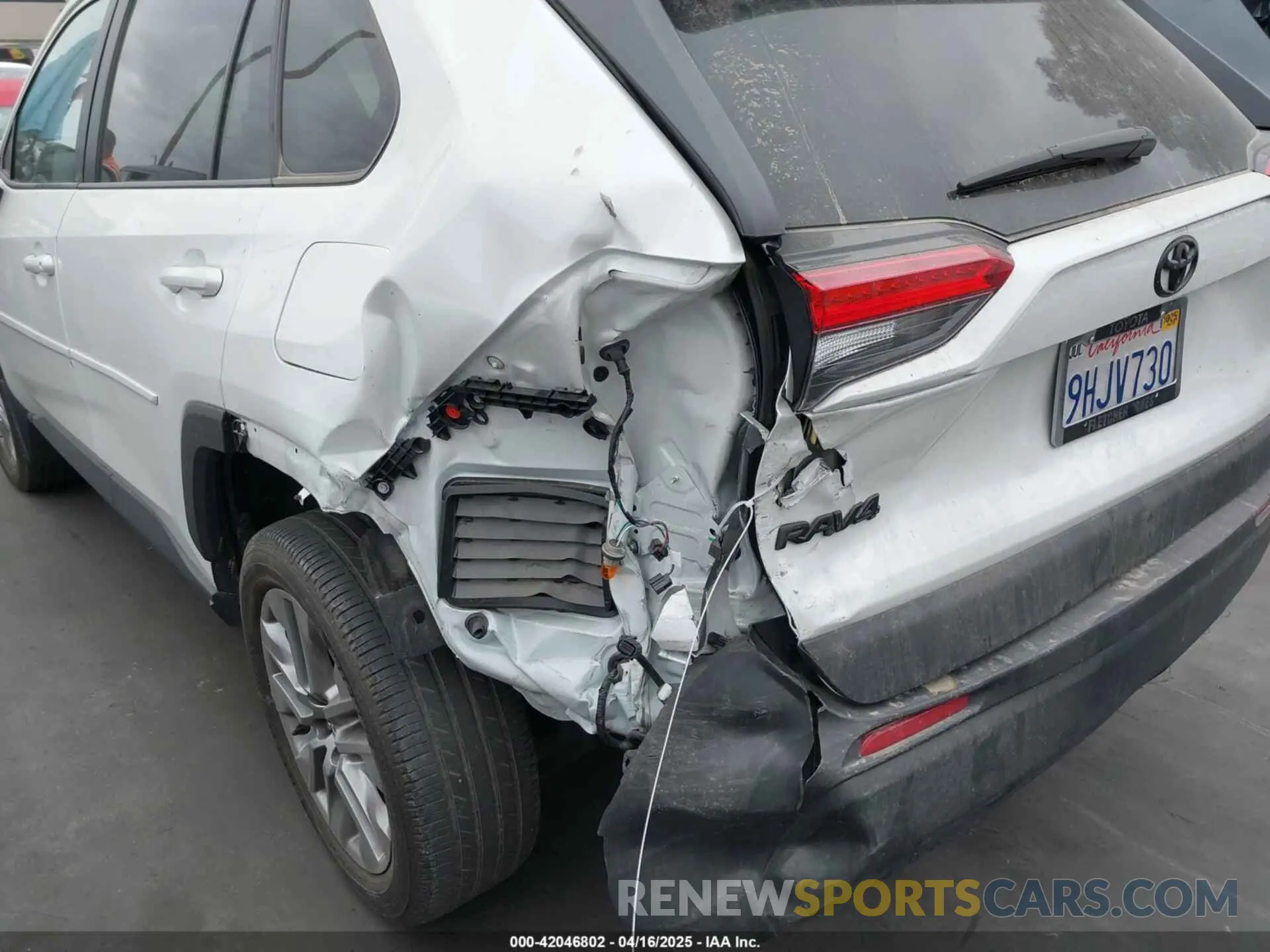 6 Photograph of a damaged car 2T3C1RFV5PW281350 TOYOTA RAV4 2023