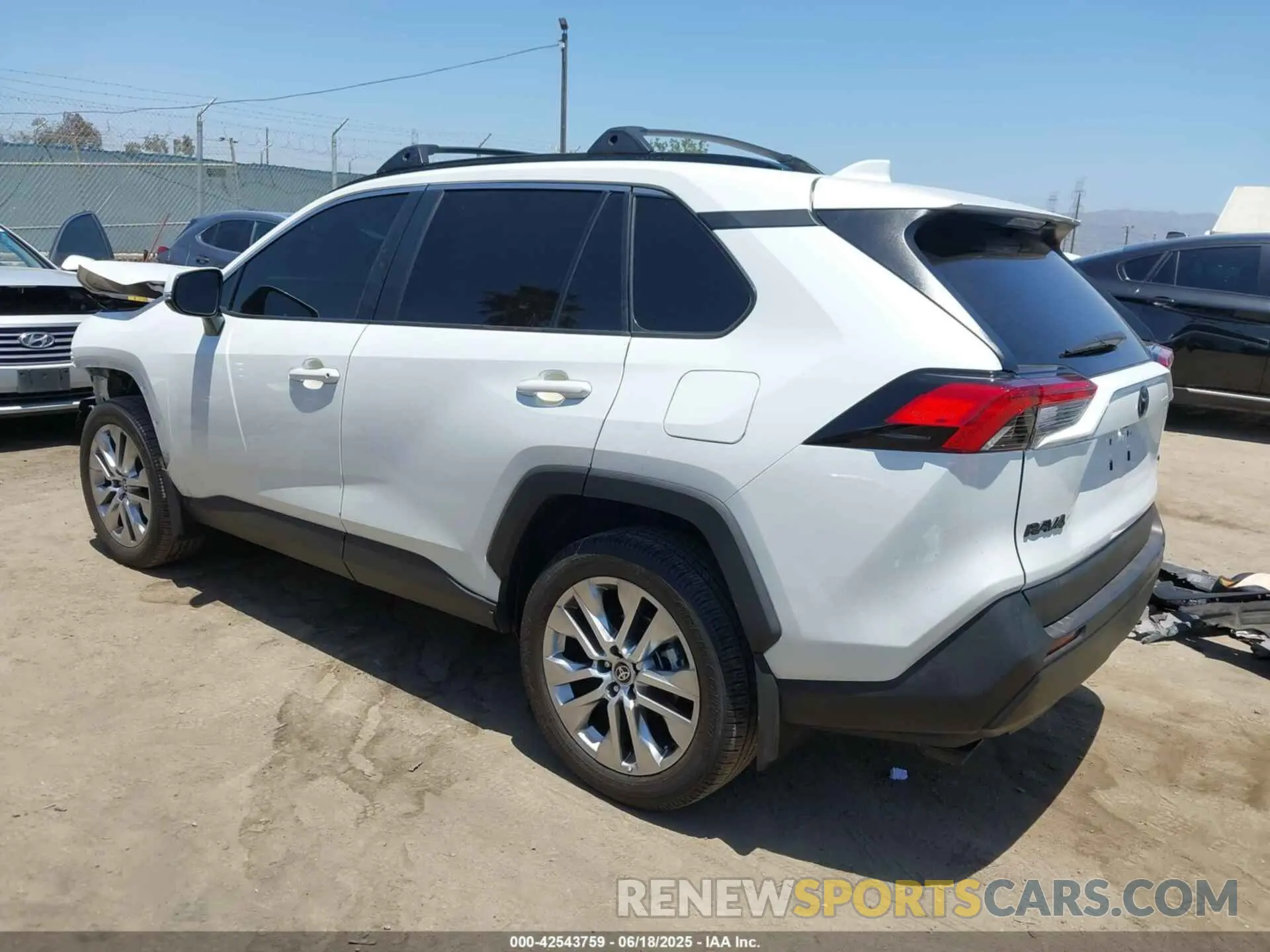 3 Фотография поврежденного автомобиля 2T3C1RFV5PW284796 TOYOTA RAV4 2023