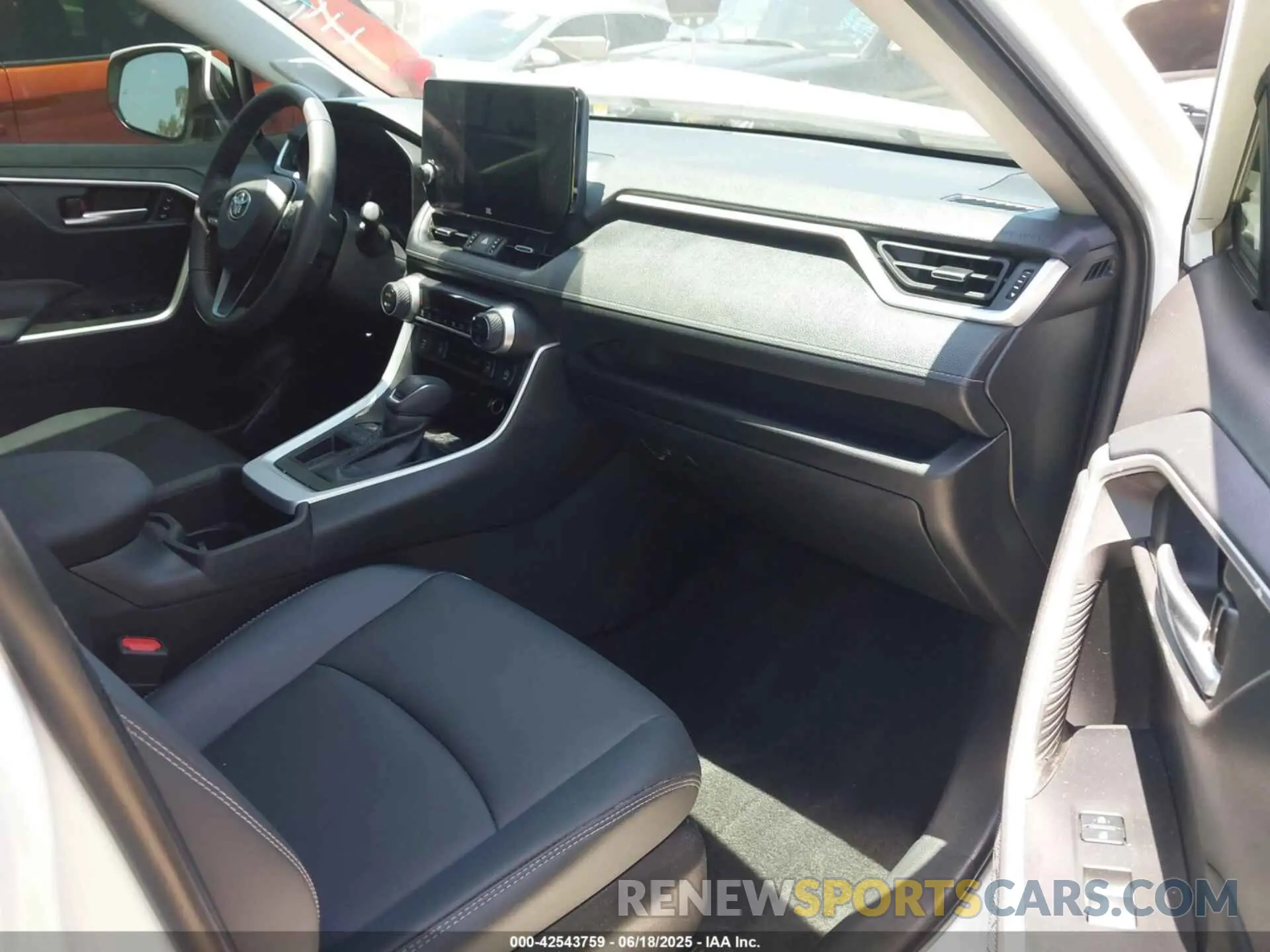 5 Фотография поврежденного автомобиля 2T3C1RFV5PW284796 TOYOTA RAV4 2023