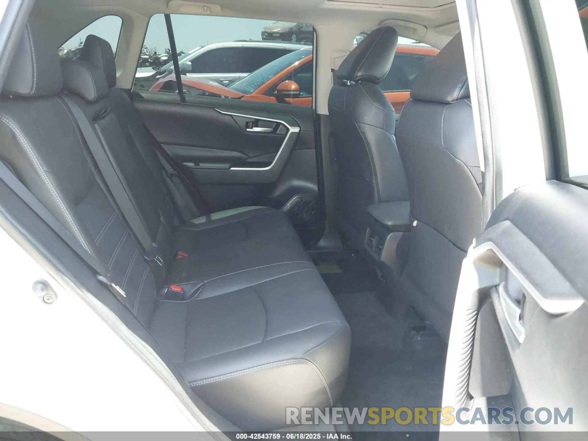 8 Фотография поврежденного автомобиля 2T3C1RFV5PW284796 TOYOTA RAV4 2023