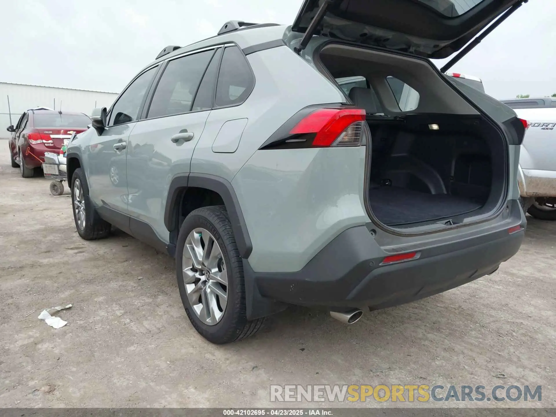 3 Фотография поврежденного автомобиля 2T3C1RFV7PW258622 TOYOTA RAV4 2023
