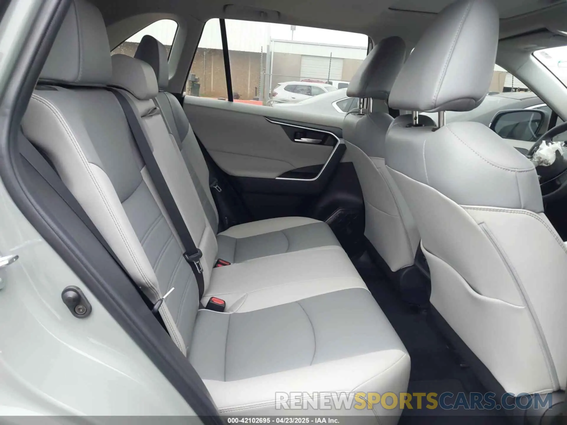 8 Фотография поврежденного автомобиля 2T3C1RFV7PW258622 TOYOTA RAV4 2023