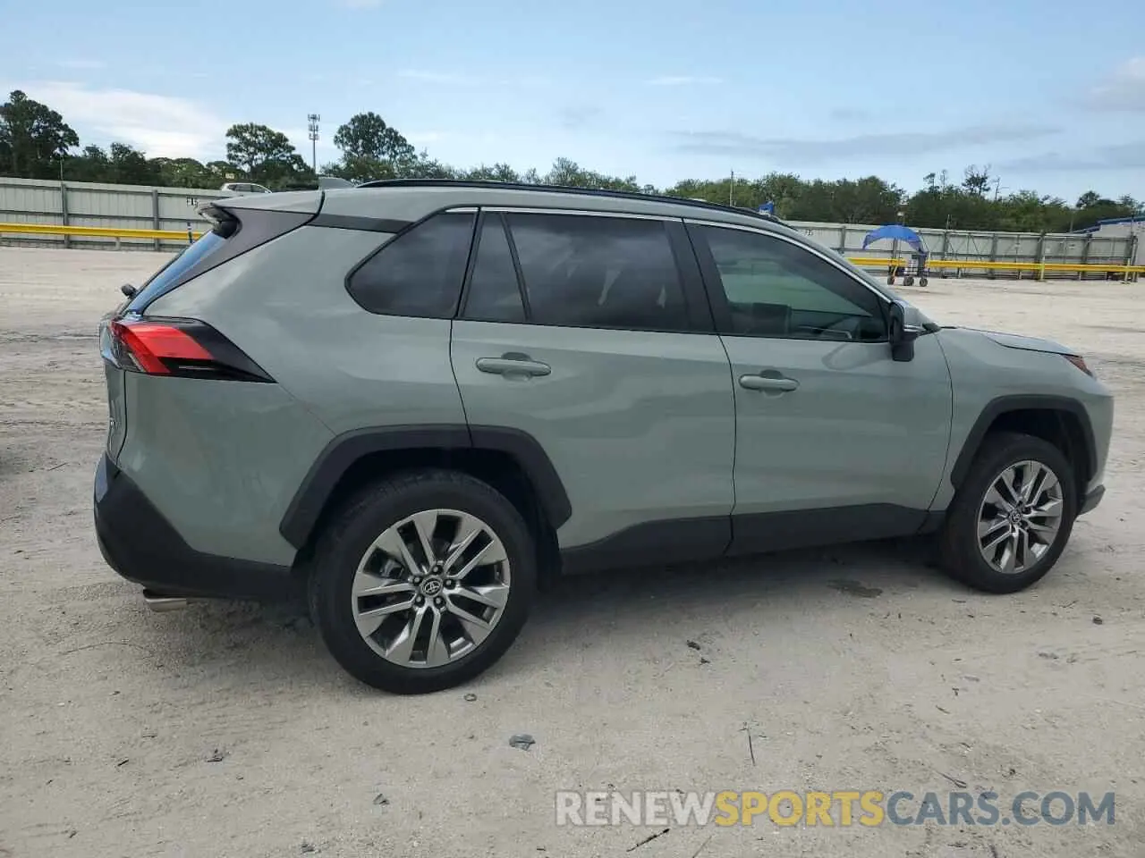 3 Photograph of a damaged car 2T3C1RFV7PW275825 TOYOTA RAV4 2023