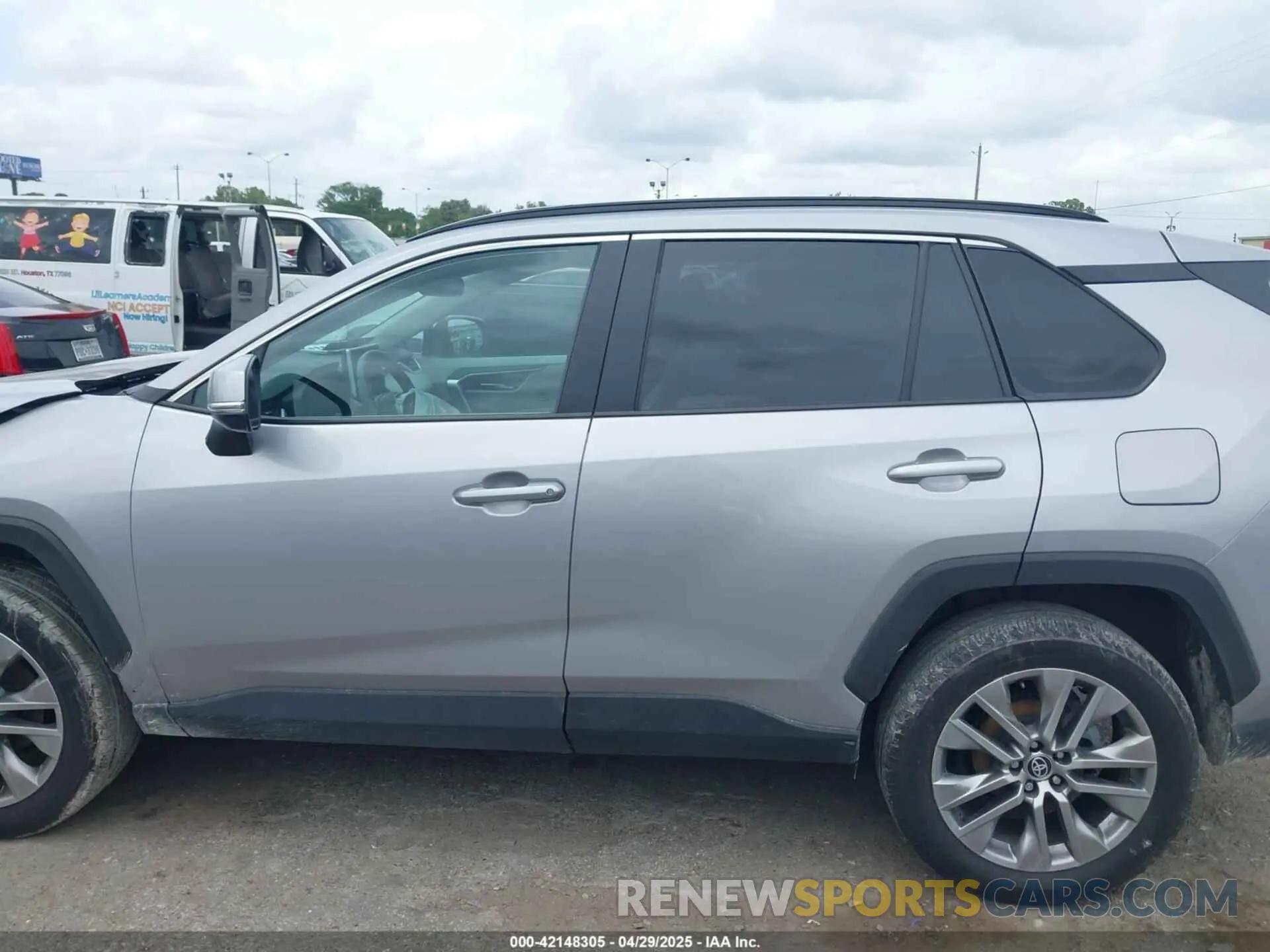 14 Photograph of a damaged car 2T3C1RFV8PW278717 TOYOTA RAV4 2023