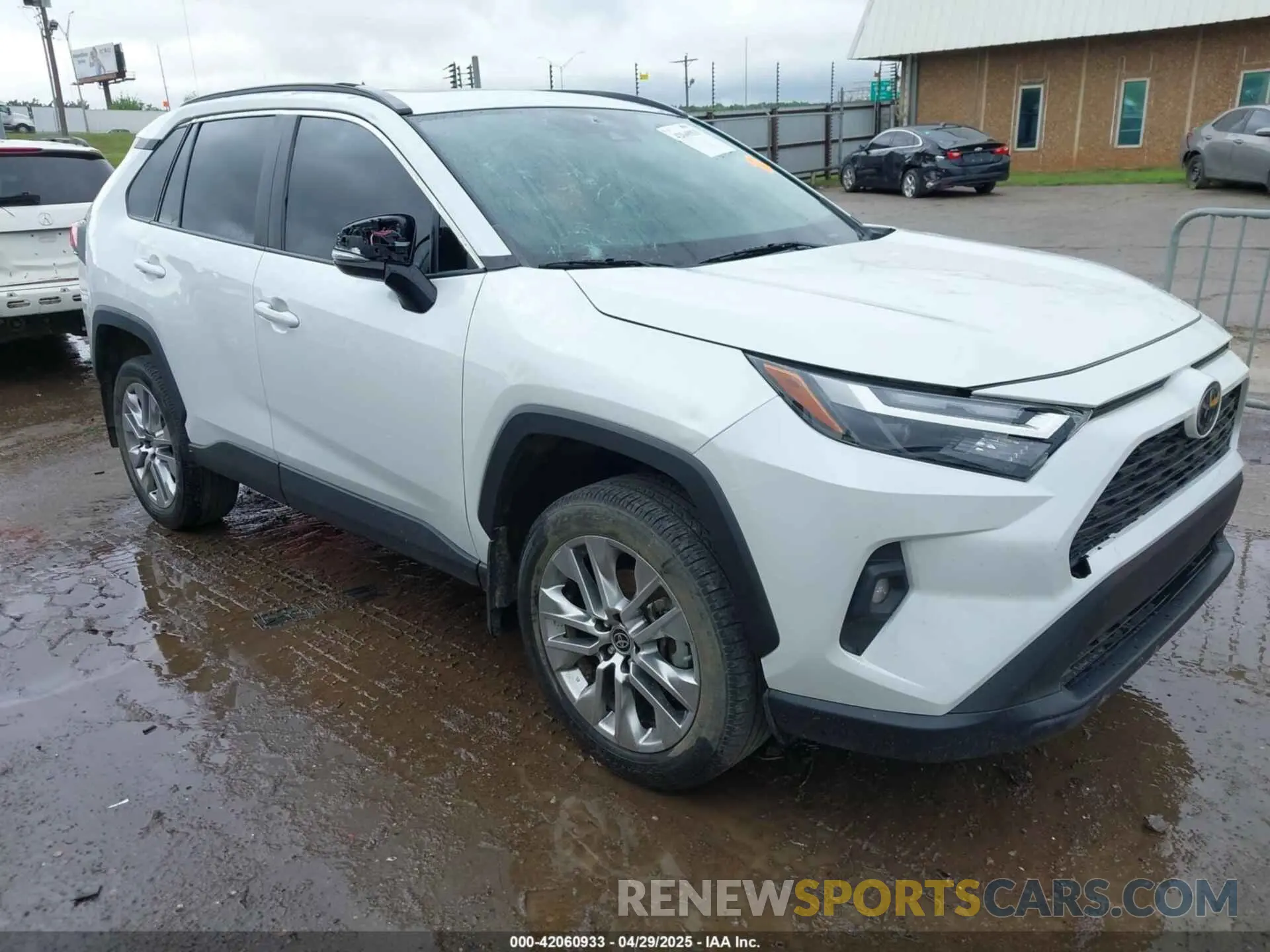 1 Photograph of a damaged car 2T3C1RFVXPW283644 TOYOTA RAV4 2023