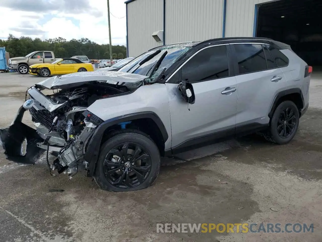 1 Фотография поврежденного автомобиля 2T3E6RFV3PW042406 TOYOTA RAV4 2023