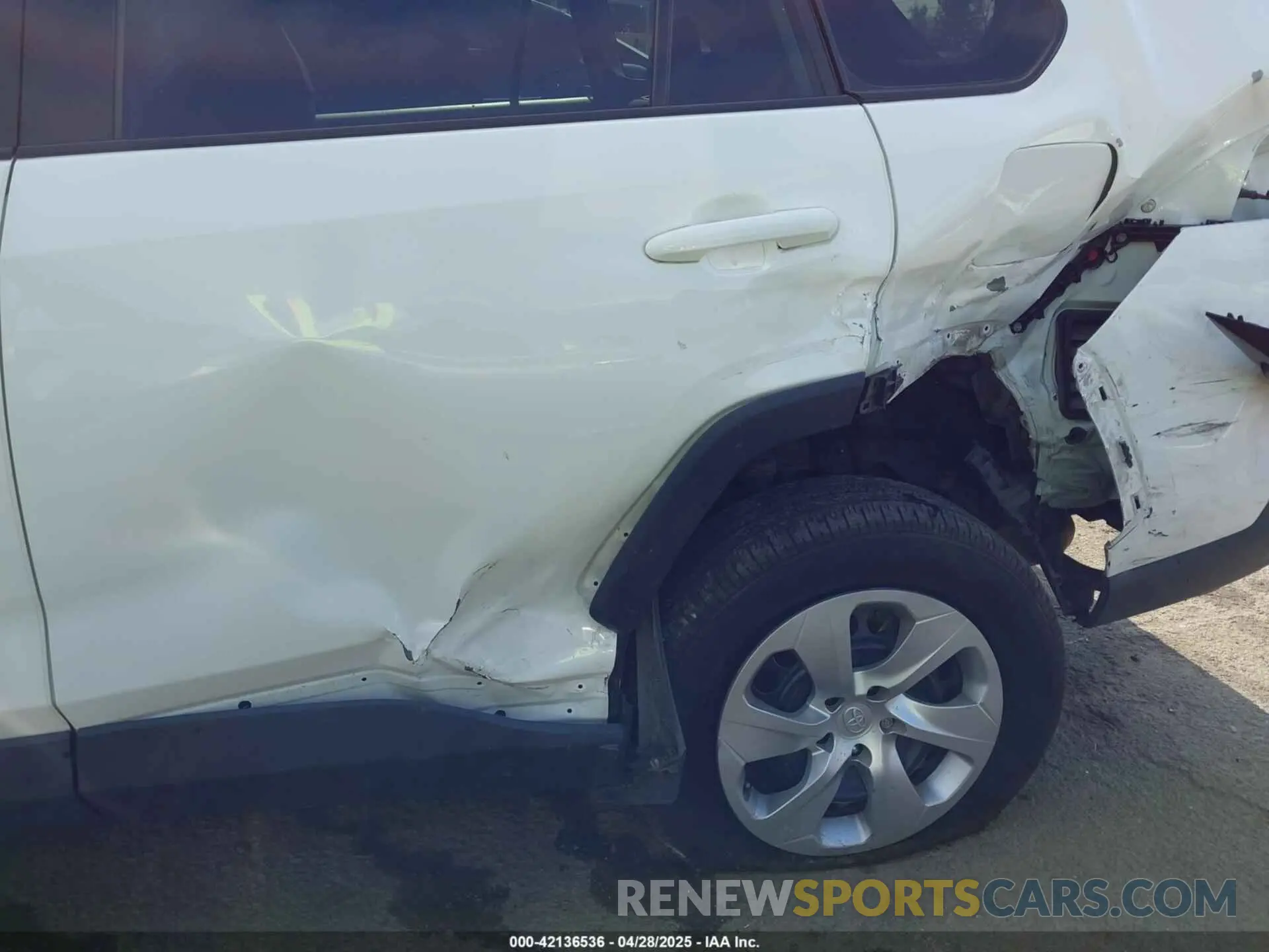 17 Photograph of a damaged car 2T3F1RFV3PC334254 TOYOTA RAV4 2023