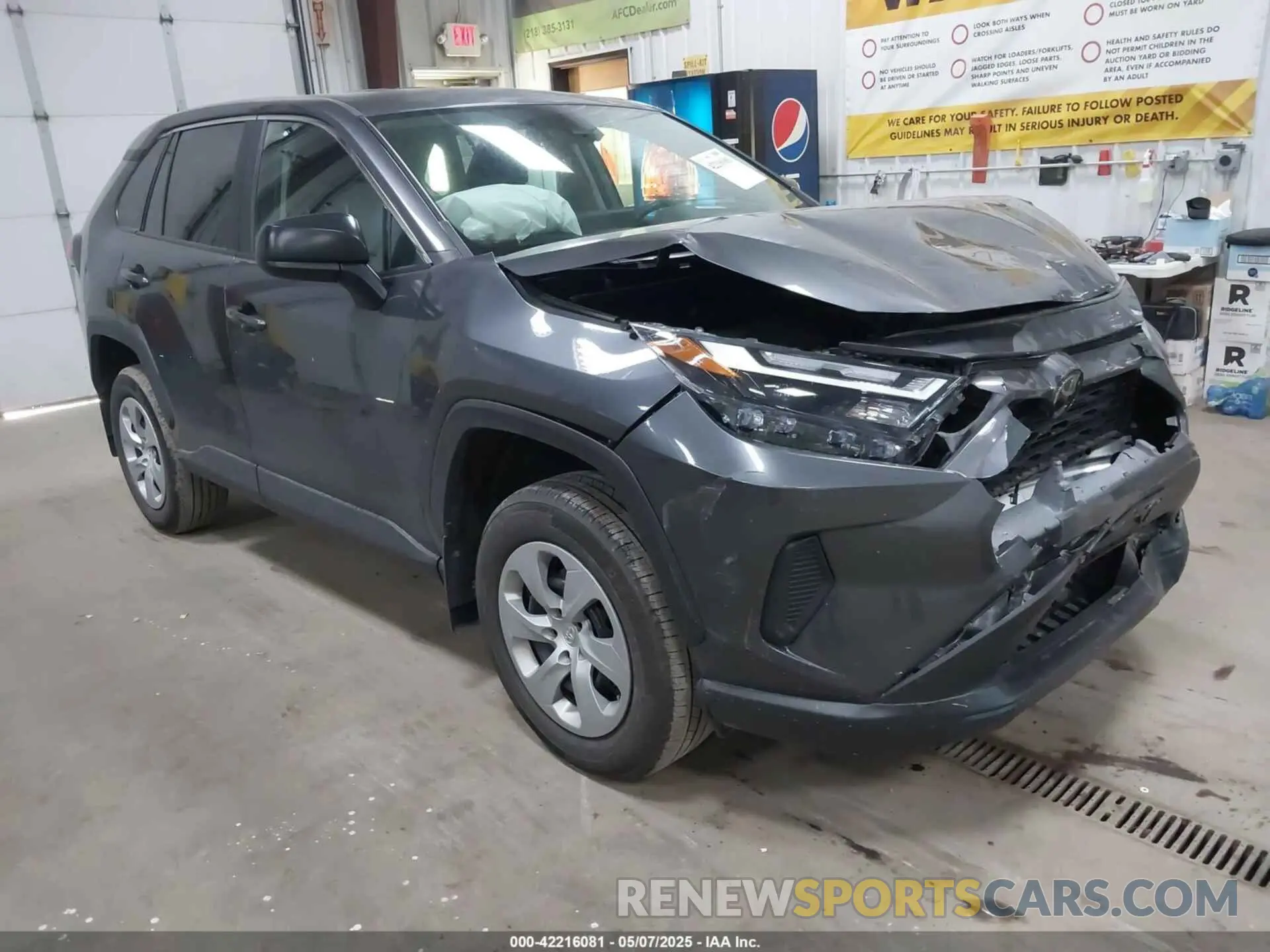 1 Photograph of a damaged car 2T3F1RFV5PC330836 TOYOTA RAV4 2023