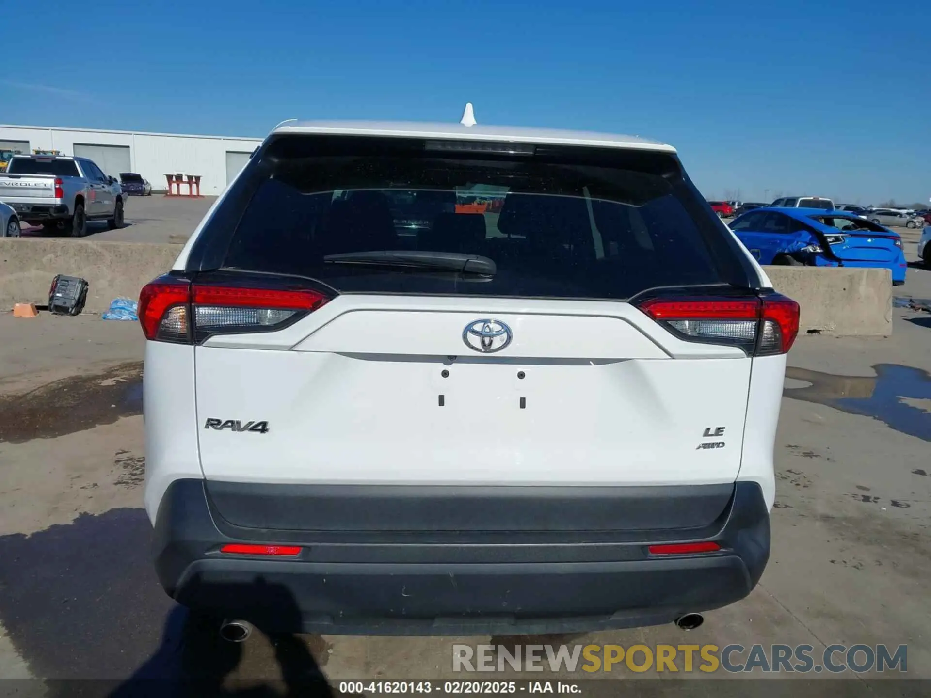 16 Photograph of a damaged car 2T3F1RFV5PW359056 TOYOTA RAV4 2023