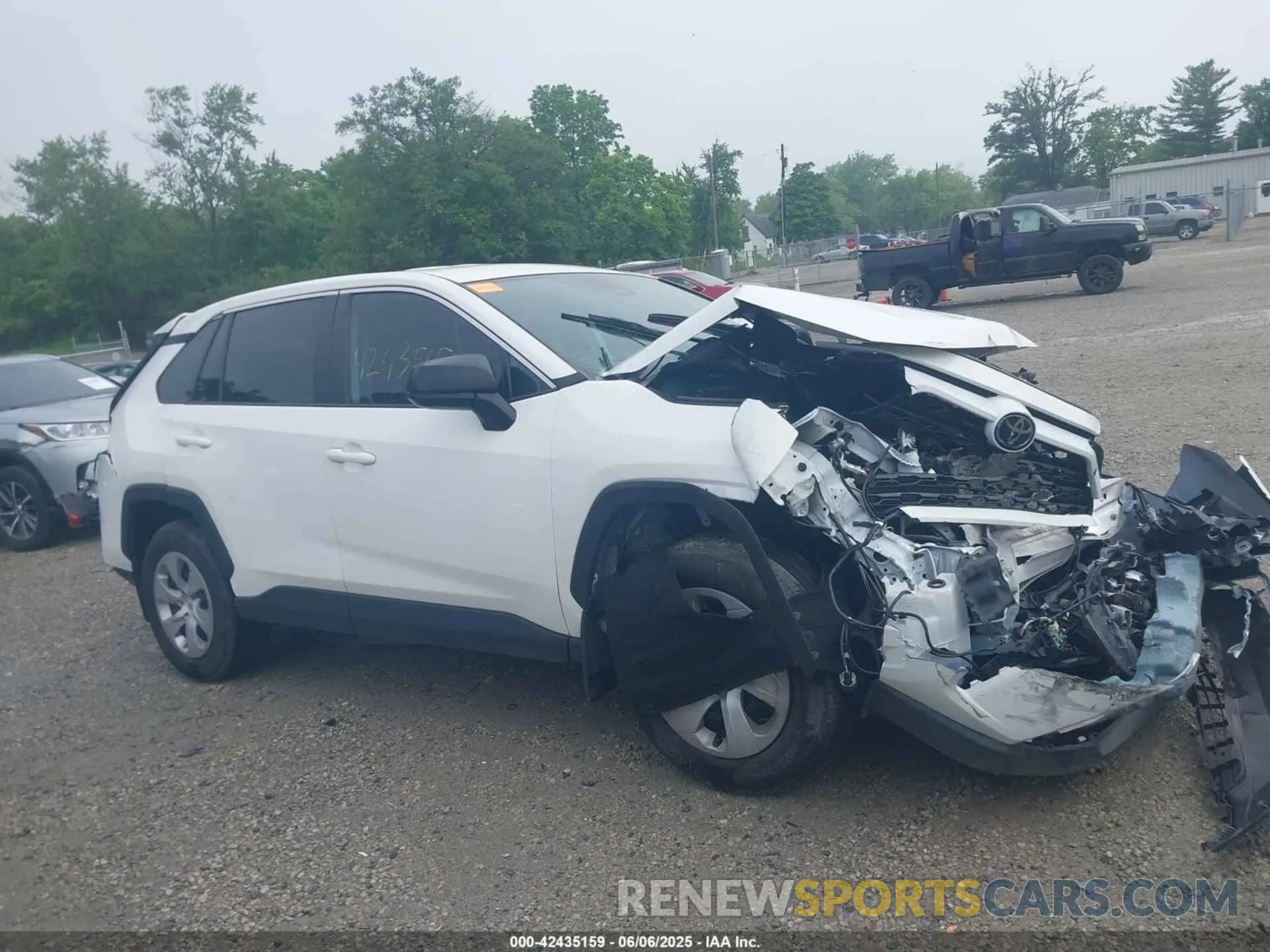 14 Photograph of a damaged car 2T3F1RFV5PW375614 TOYOTA RAV4 2023