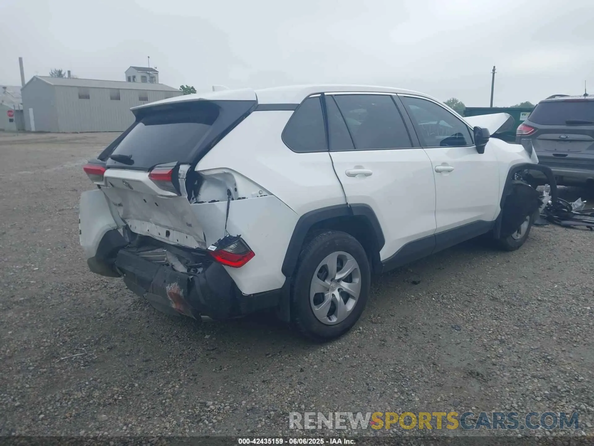 4 Photograph of a damaged car 2T3F1RFV5PW375614 TOYOTA RAV4 2023