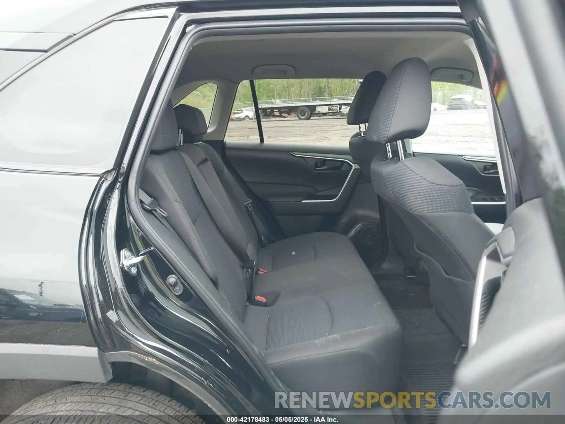 8 Фотография поврежденного автомобиля 2T3G1RFV4PC338740 TOYOTA RAV4 2023