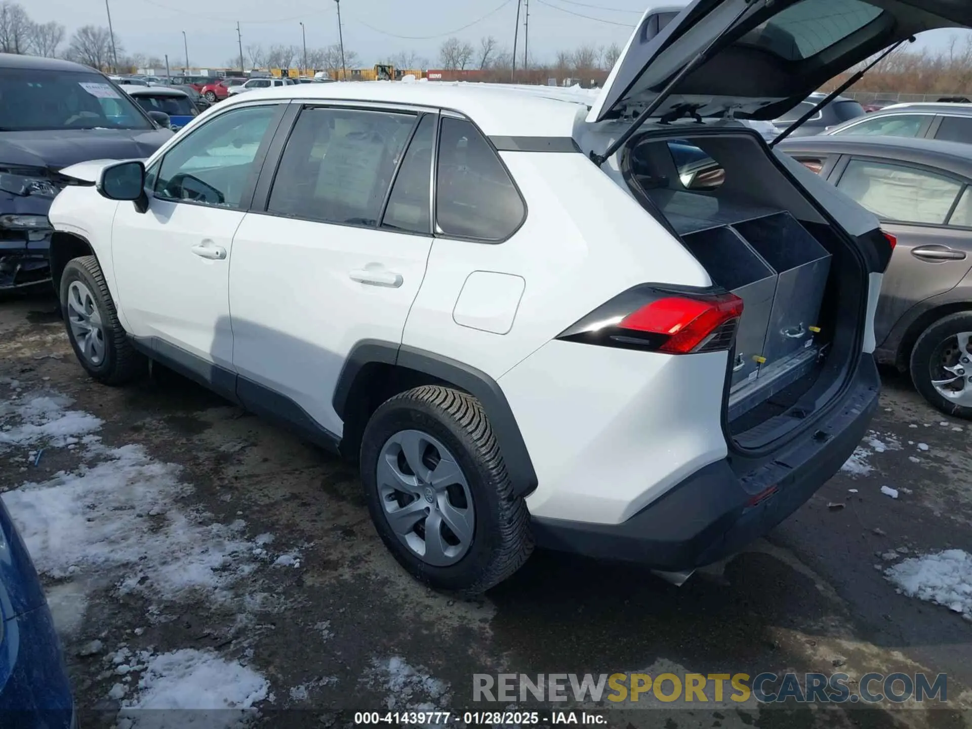 3 Фотография поврежденного автомобиля 2T3G1RFV4PC373519 TOYOTA RAV4 2023