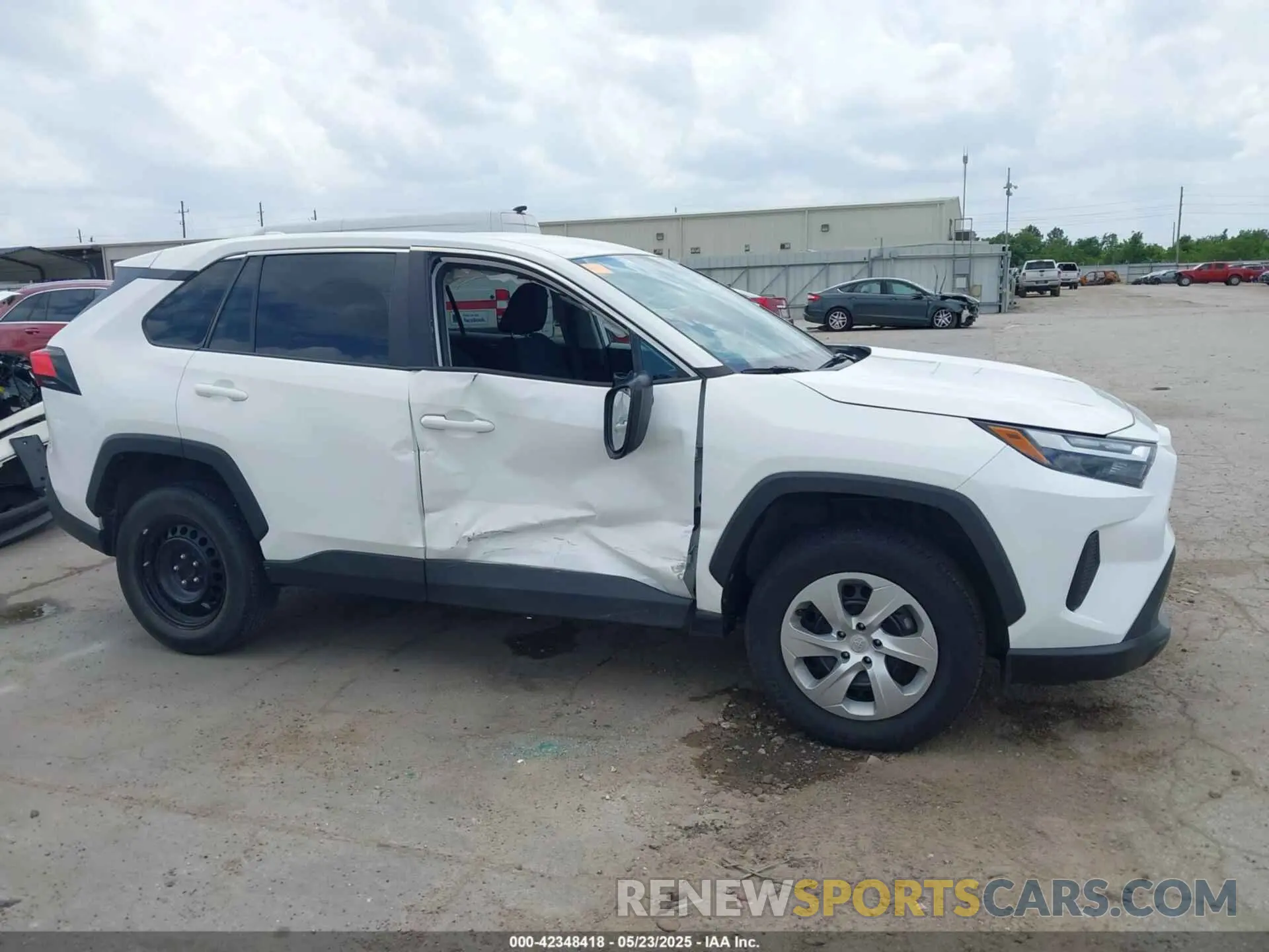 13 Photograph of a damaged car 2T3H1RFV0PC228305 TOYOTA RAV4 2023