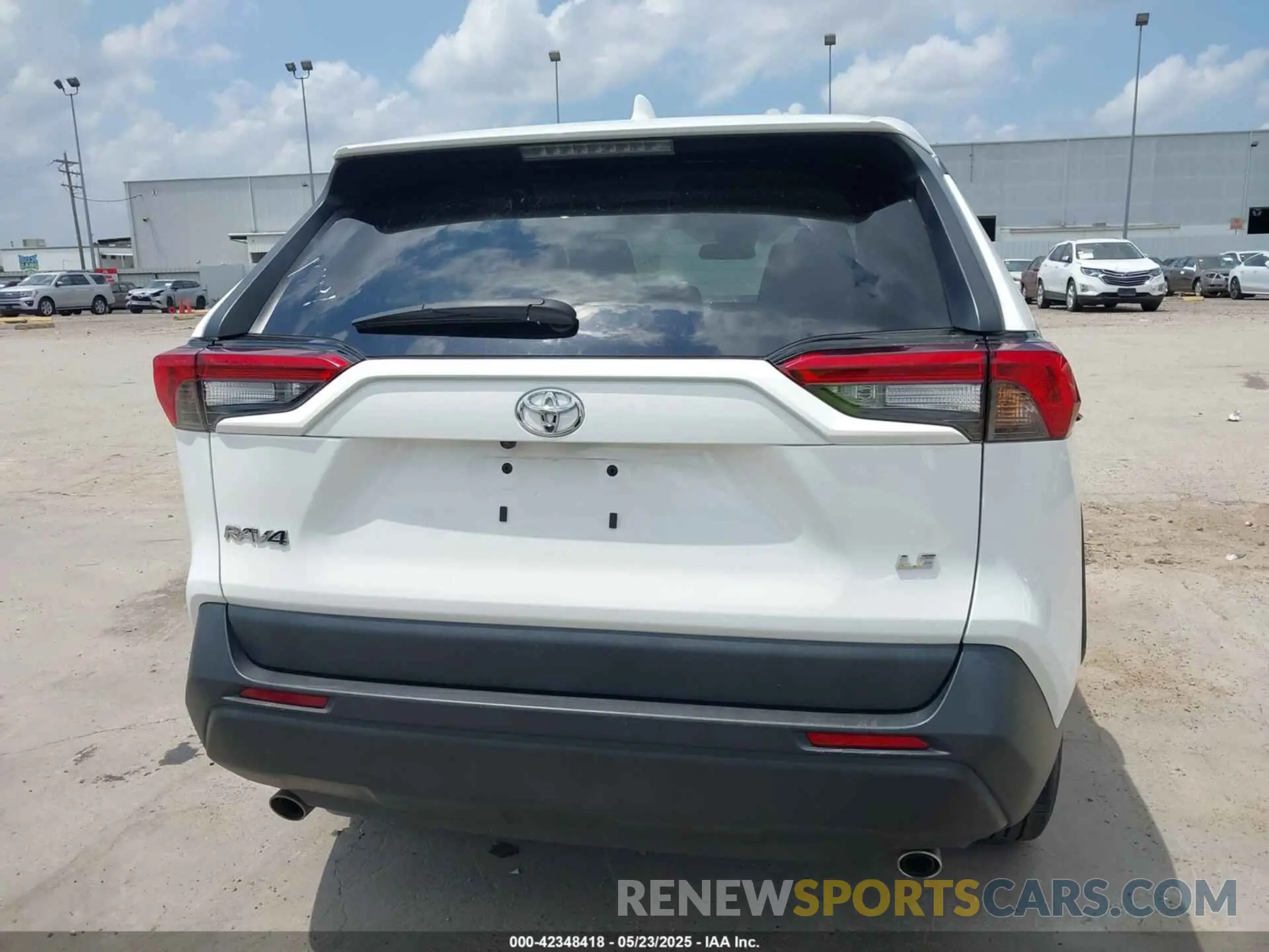 16 Photograph of a damaged car 2T3H1RFV0PC228305 TOYOTA RAV4 2023