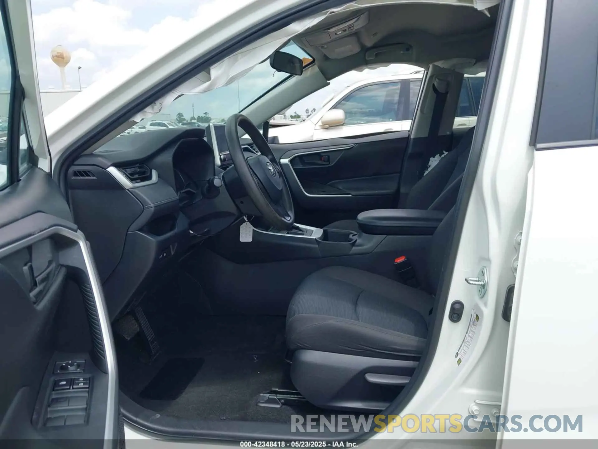 5 Photograph of a damaged car 2T3H1RFV0PC228305 TOYOTA RAV4 2023