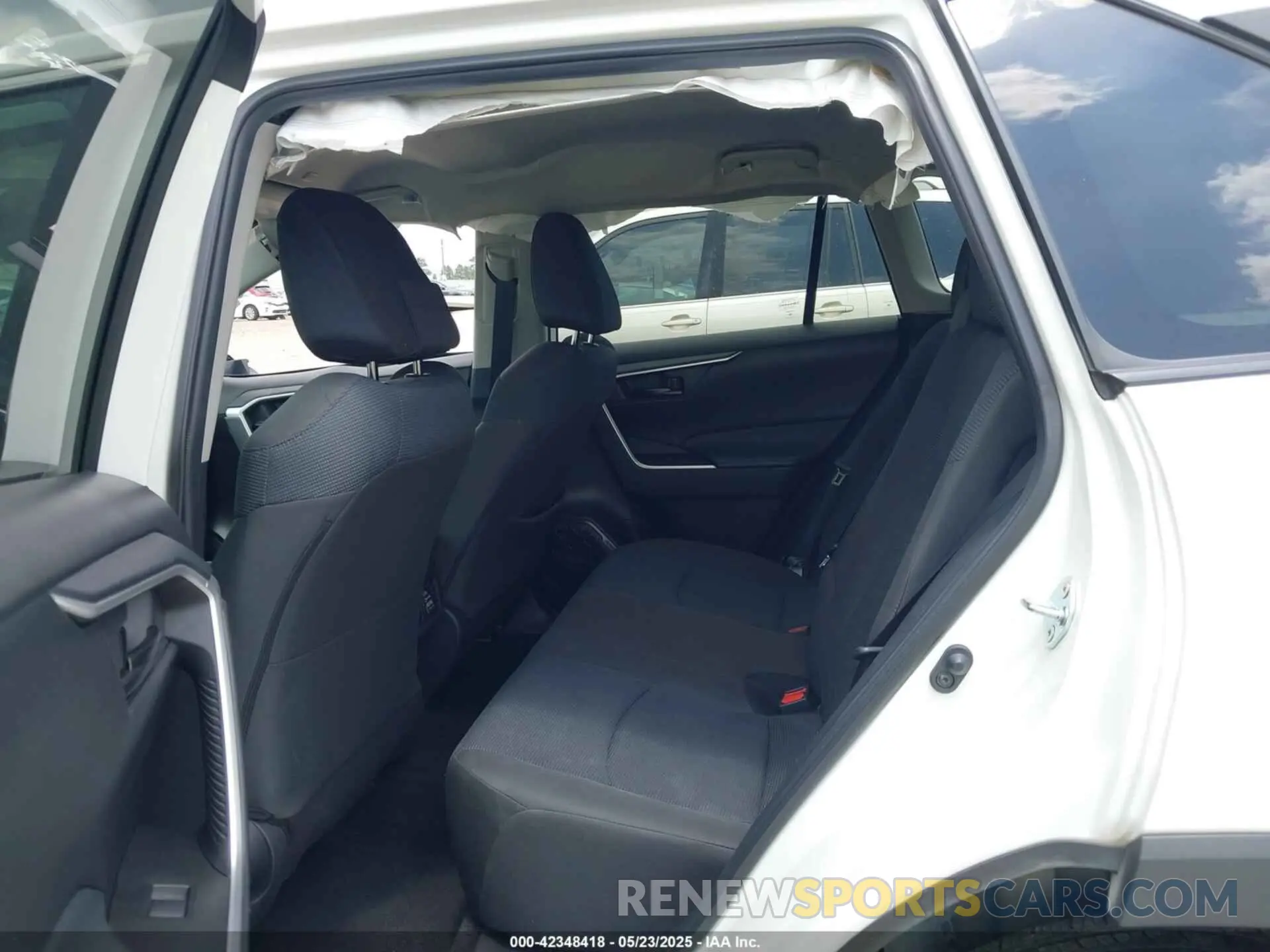 8 Photograph of a damaged car 2T3H1RFV0PC228305 TOYOTA RAV4 2023