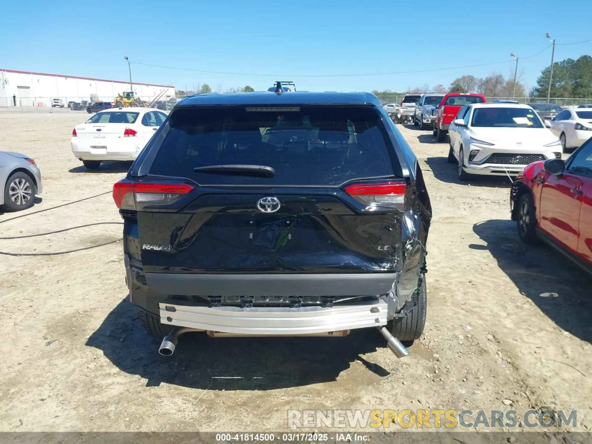 17 Фотография поврежденного автомобиля 2T3H1RFV2PC239290 TOYOTA RAV4 2023