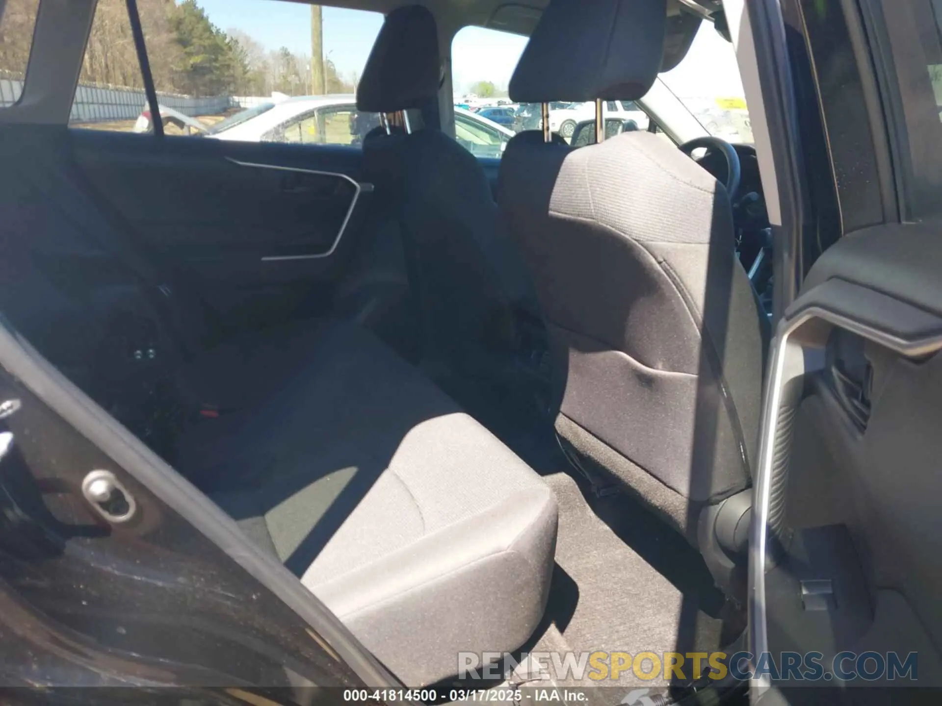 8 Фотография поврежденного автомобиля 2T3H1RFV2PC239290 TOYOTA RAV4 2023
