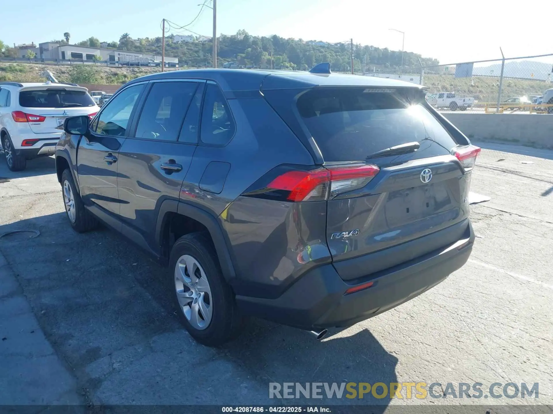 3 Photograph of a damaged car 2T3H1RFV2PW258680 TOYOTA RAV4 2023