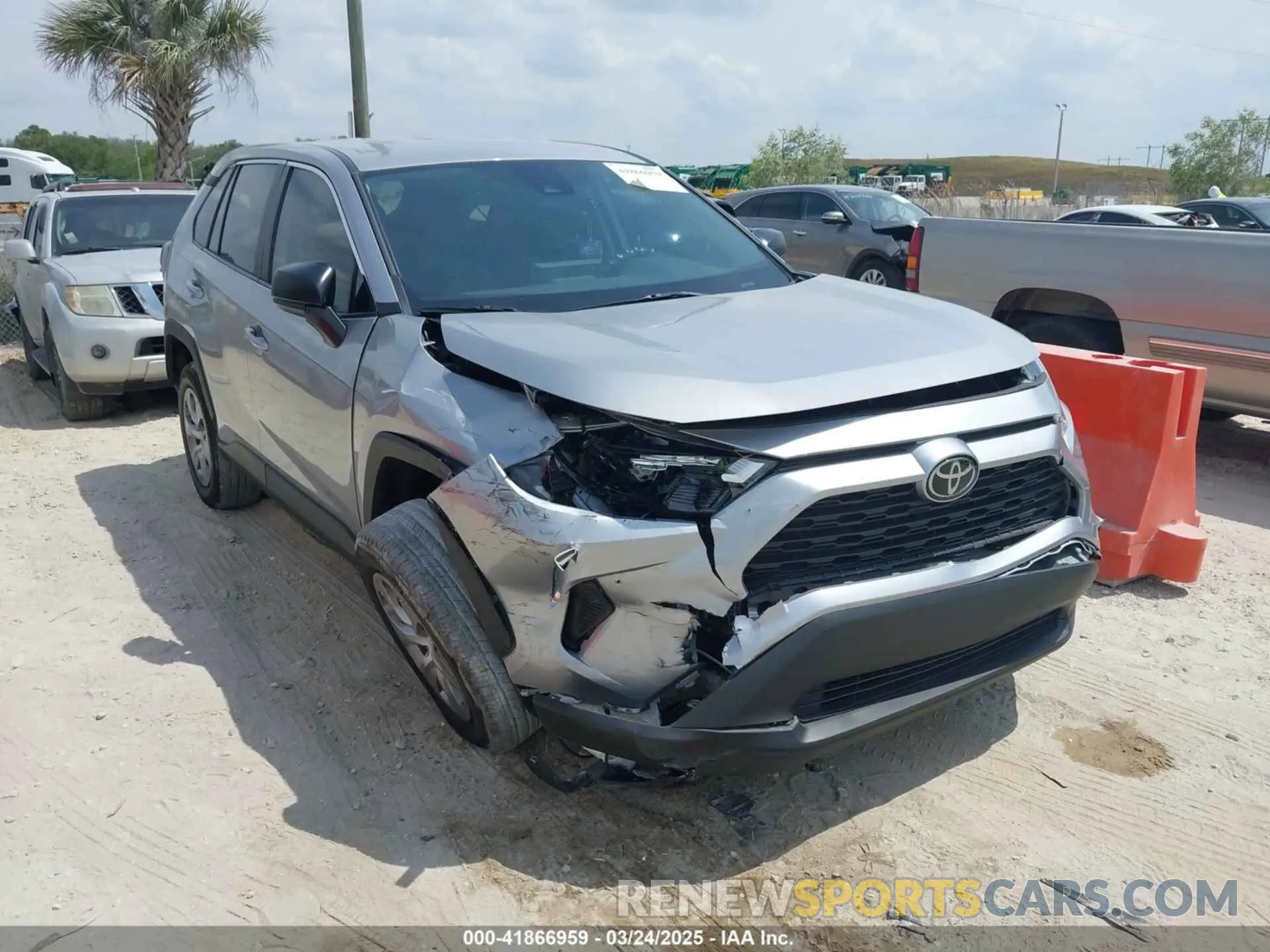 1 Фотография поврежденного автомобиля 2T3H1RFV2PW295583 TOYOTA RAV4 2023
