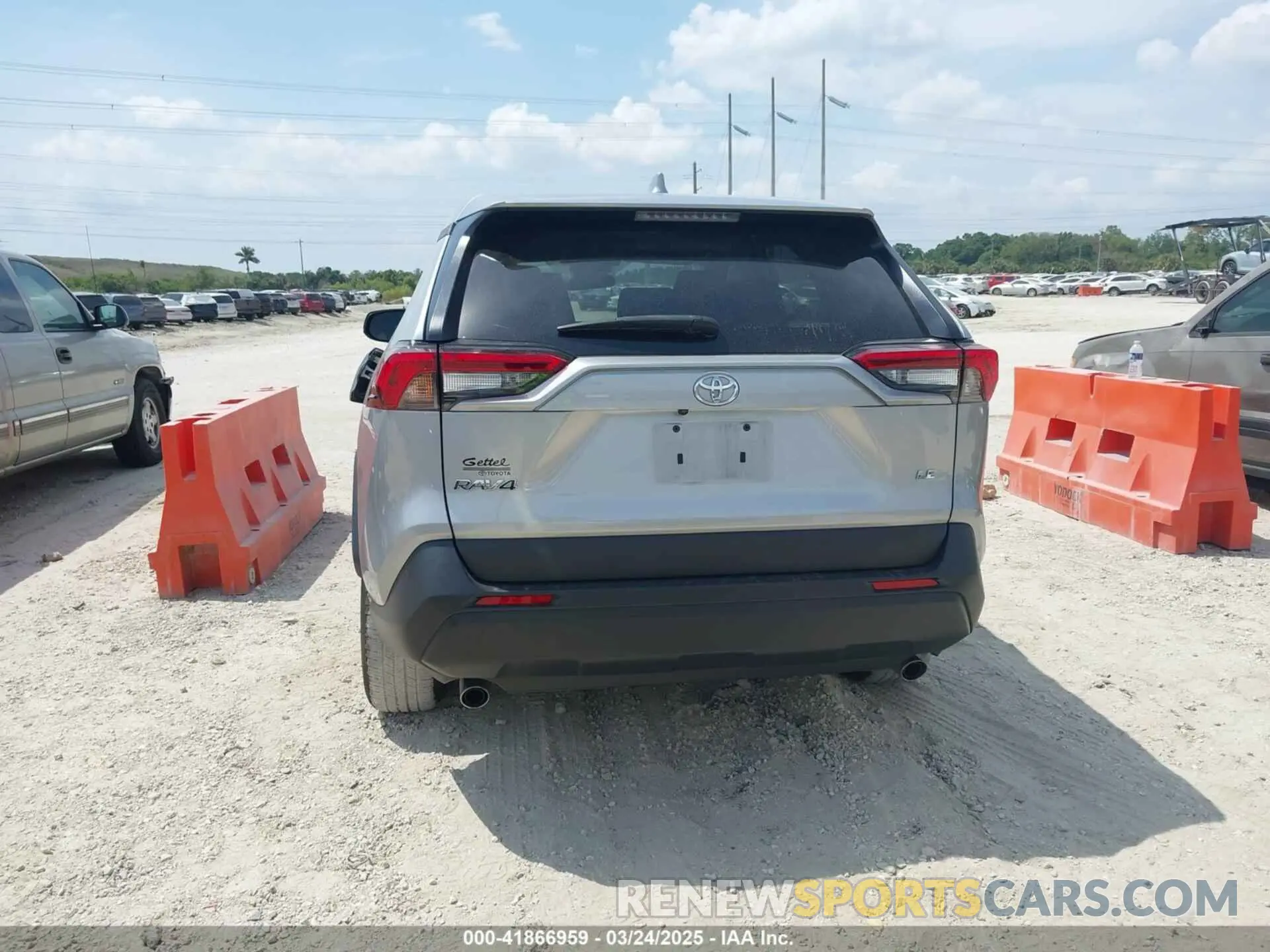 16 Фотография поврежденного автомобиля 2T3H1RFV2PW295583 TOYOTA RAV4 2023