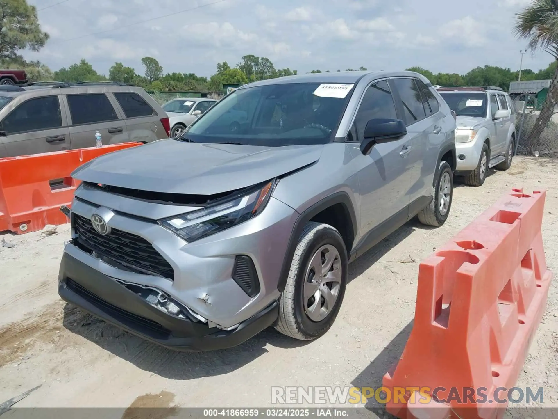 2 Фотография поврежденного автомобиля 2T3H1RFV2PW295583 TOYOTA RAV4 2023