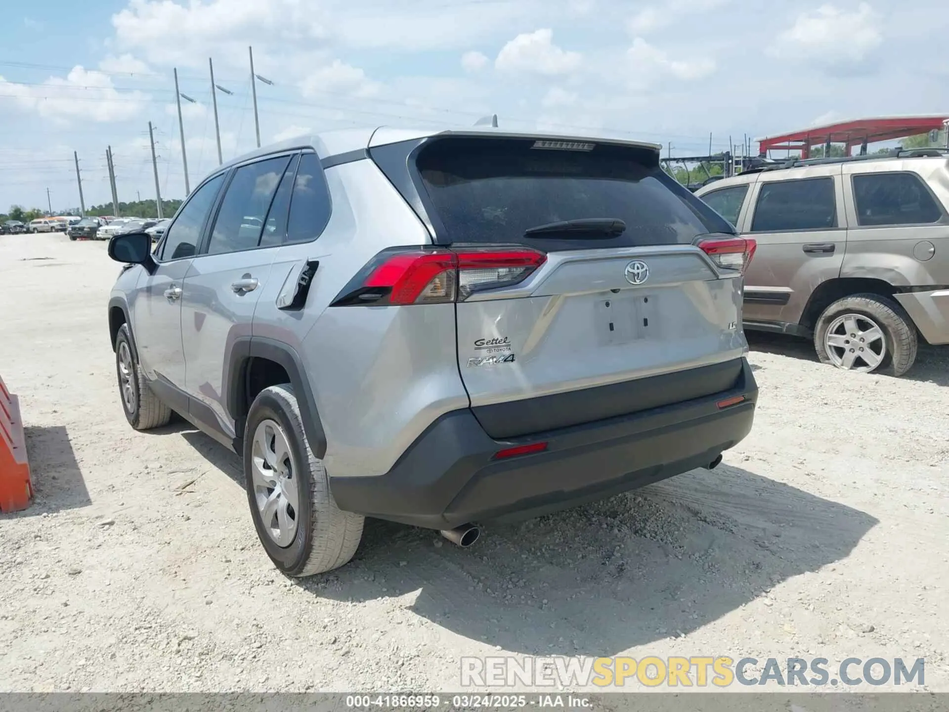 3 Фотография поврежденного автомобиля 2T3H1RFV2PW295583 TOYOTA RAV4 2023