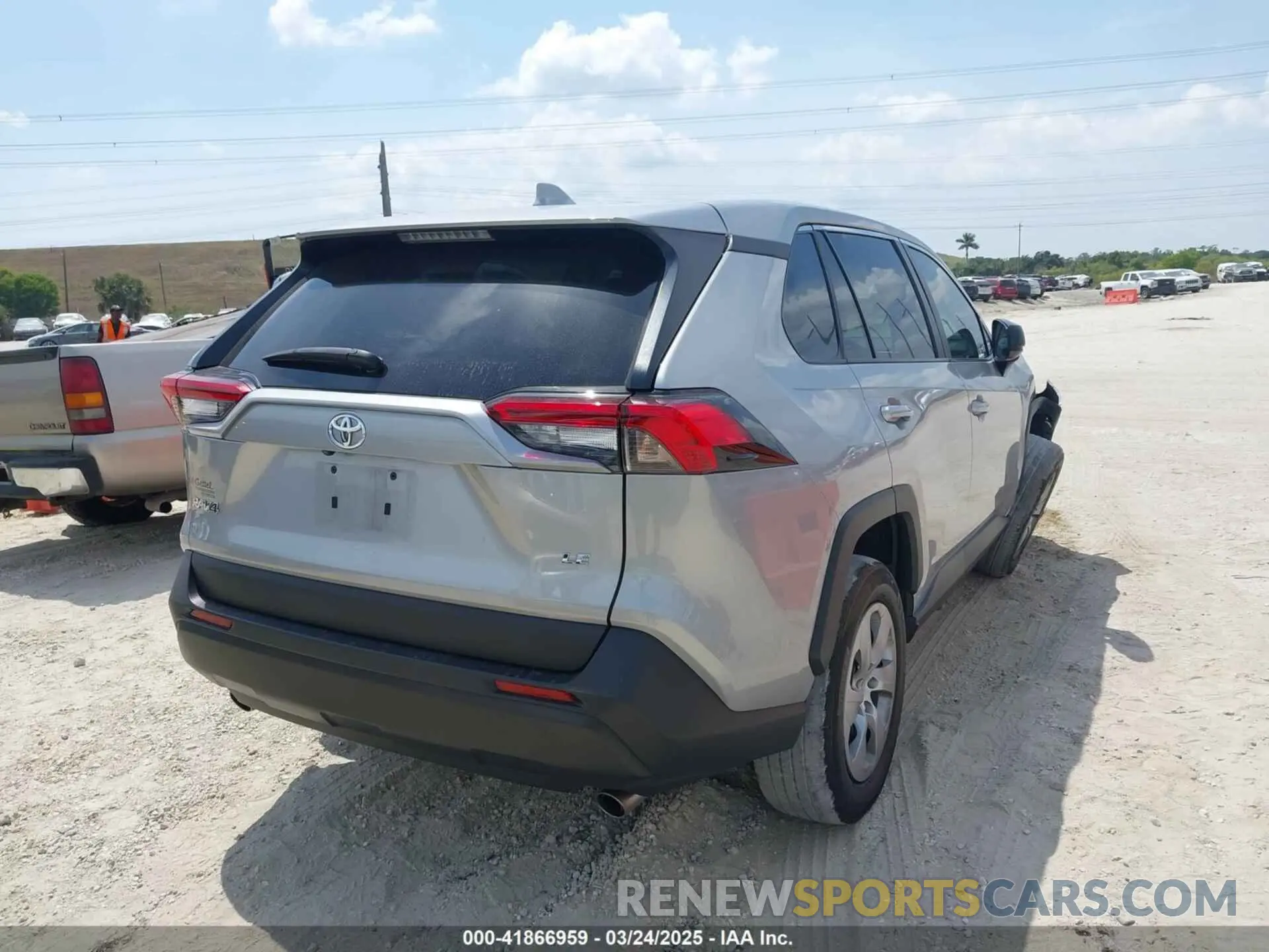 4 Фотография поврежденного автомобиля 2T3H1RFV2PW295583 TOYOTA RAV4 2023