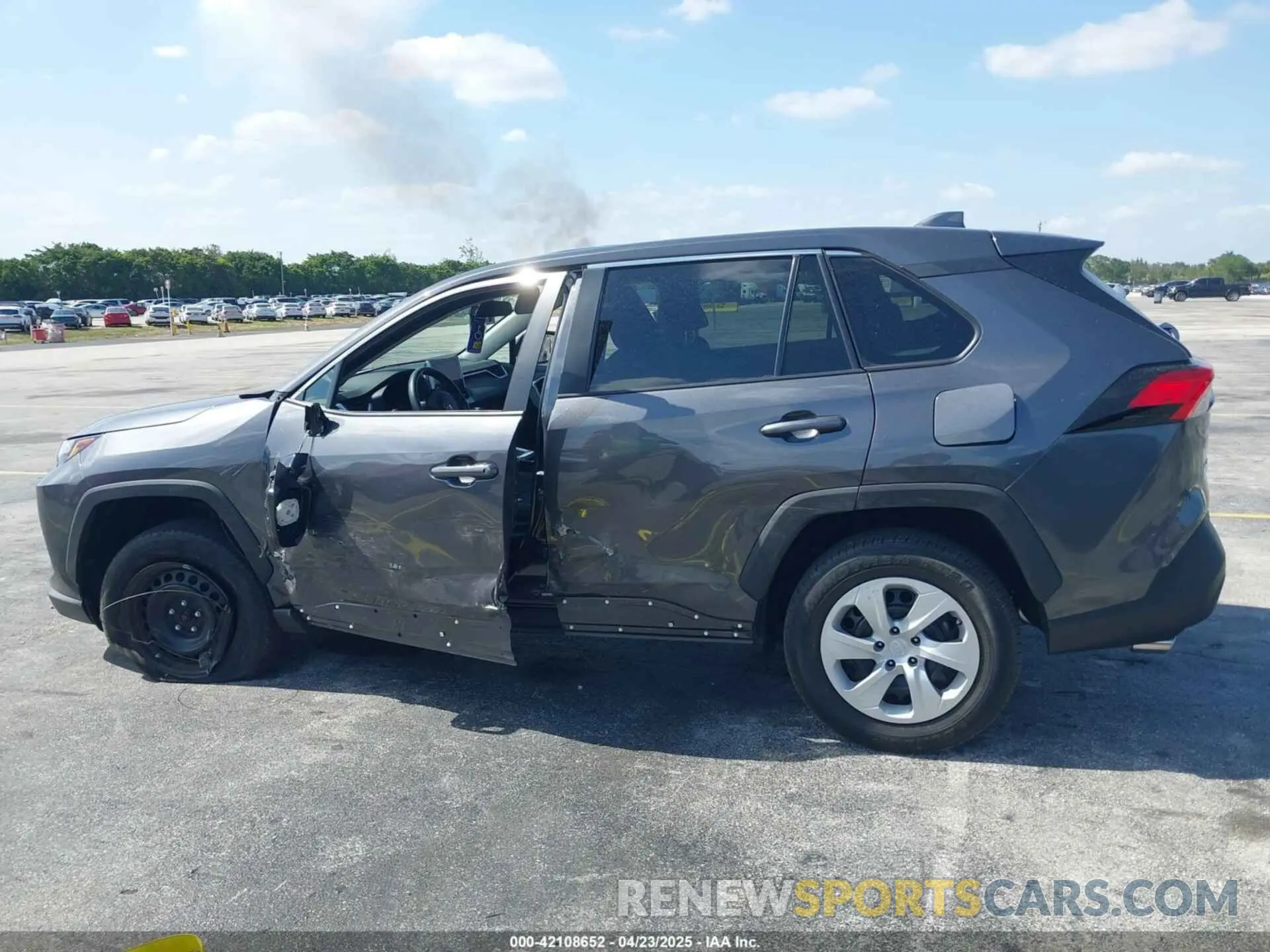 14 Photograph of a damaged car 2T3H1RFV3PC251738 TOYOTA RAV4 2023