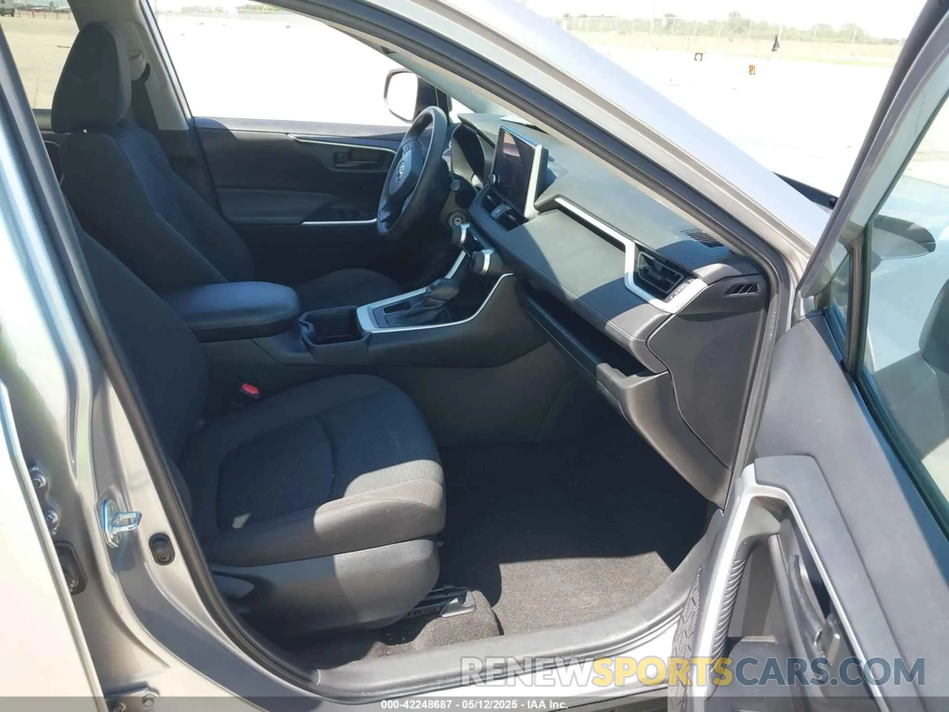 5 Фотография поврежденного автомобиля 2T3H1RFV4PC236424 TOYOTA RAV4 2023