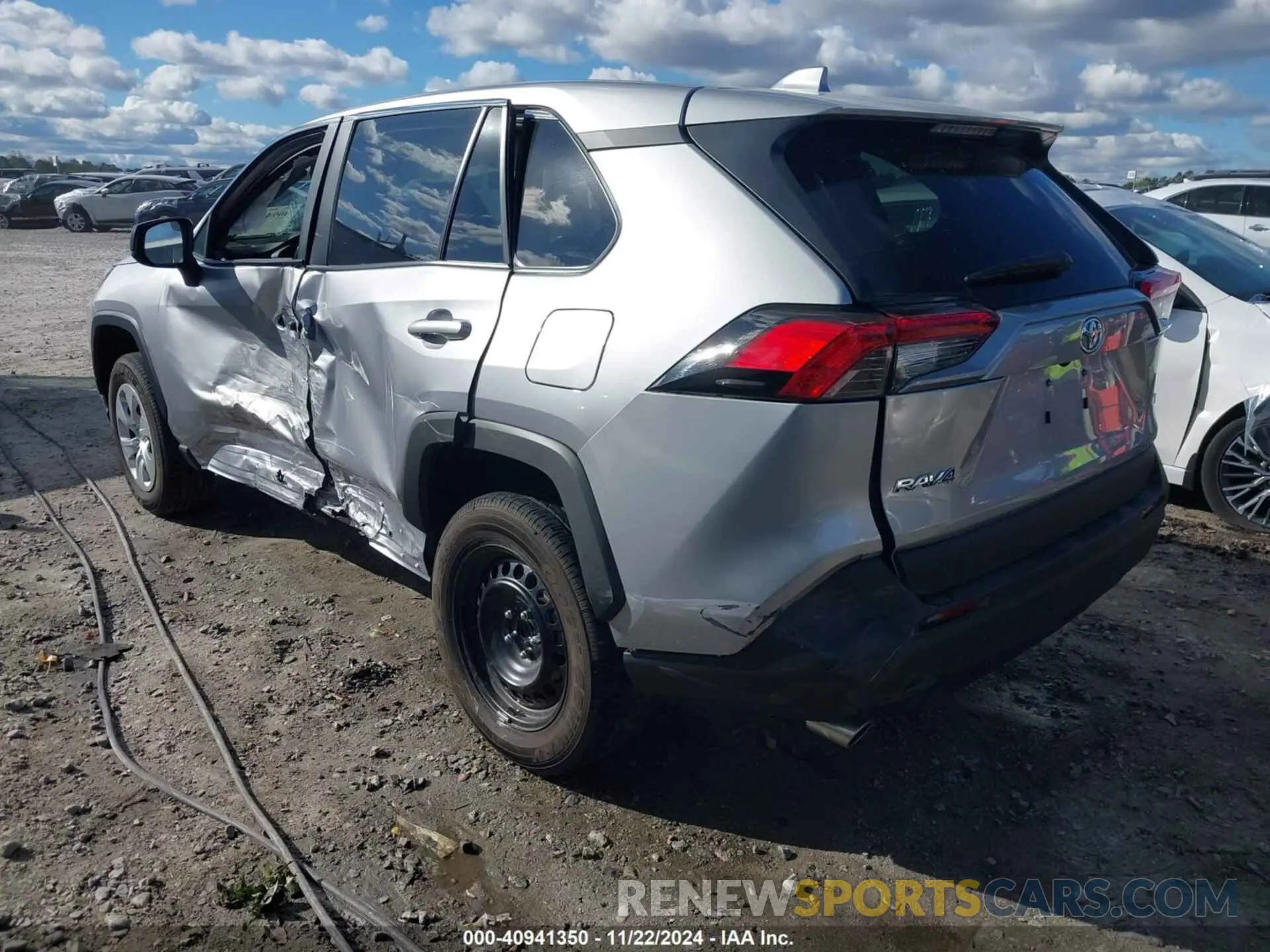 3 Фотография поврежденного автомобиля 2T3H1RFV4PC243132 TOYOTA RAV4 2023