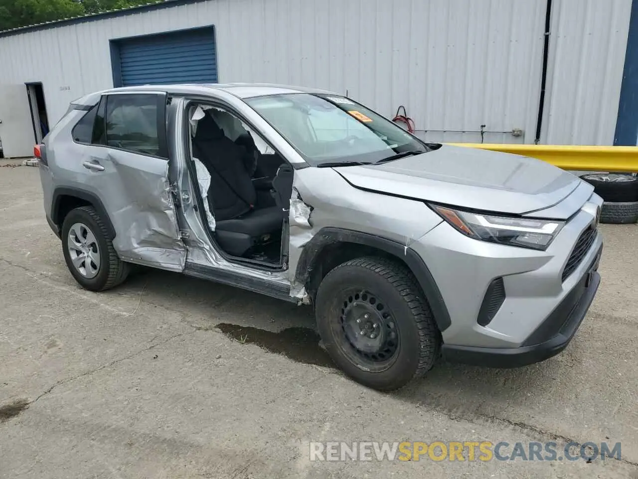 4 Photograph of a damaged car 2T3H1RFV4PW277084 TOYOTA RAV4 2023