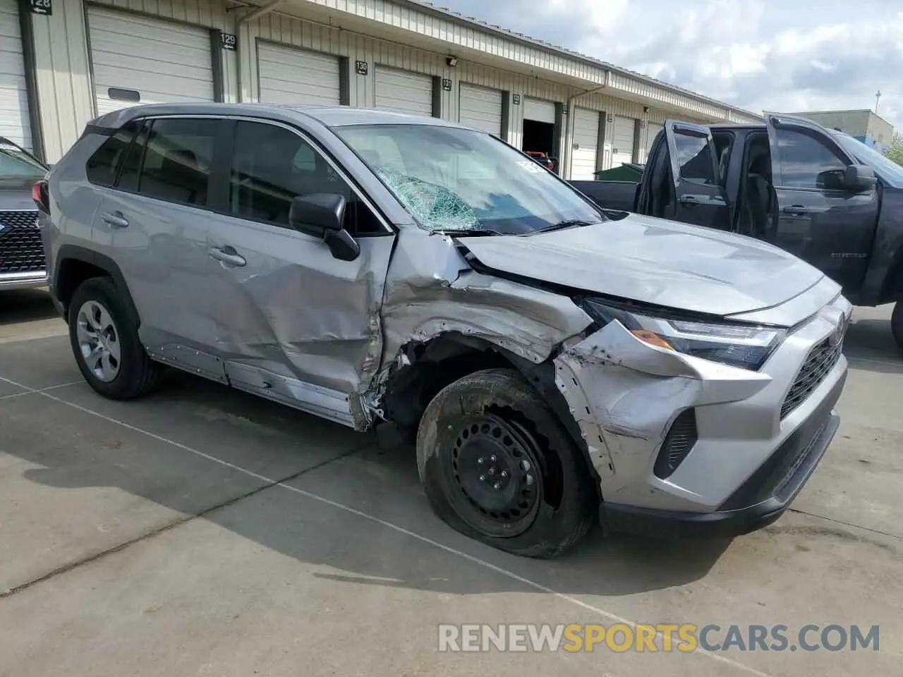 4 Photograph of a damaged car 2T3H1RFV5PW258284 TOYOTA RAV4 2023