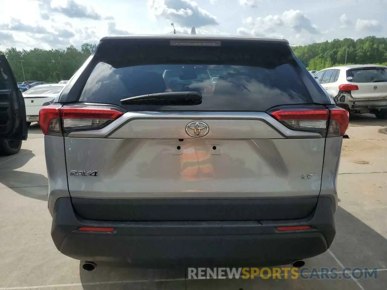 6 Photograph of a damaged car 2T3H1RFV5PW258284 TOYOTA RAV4 2023
